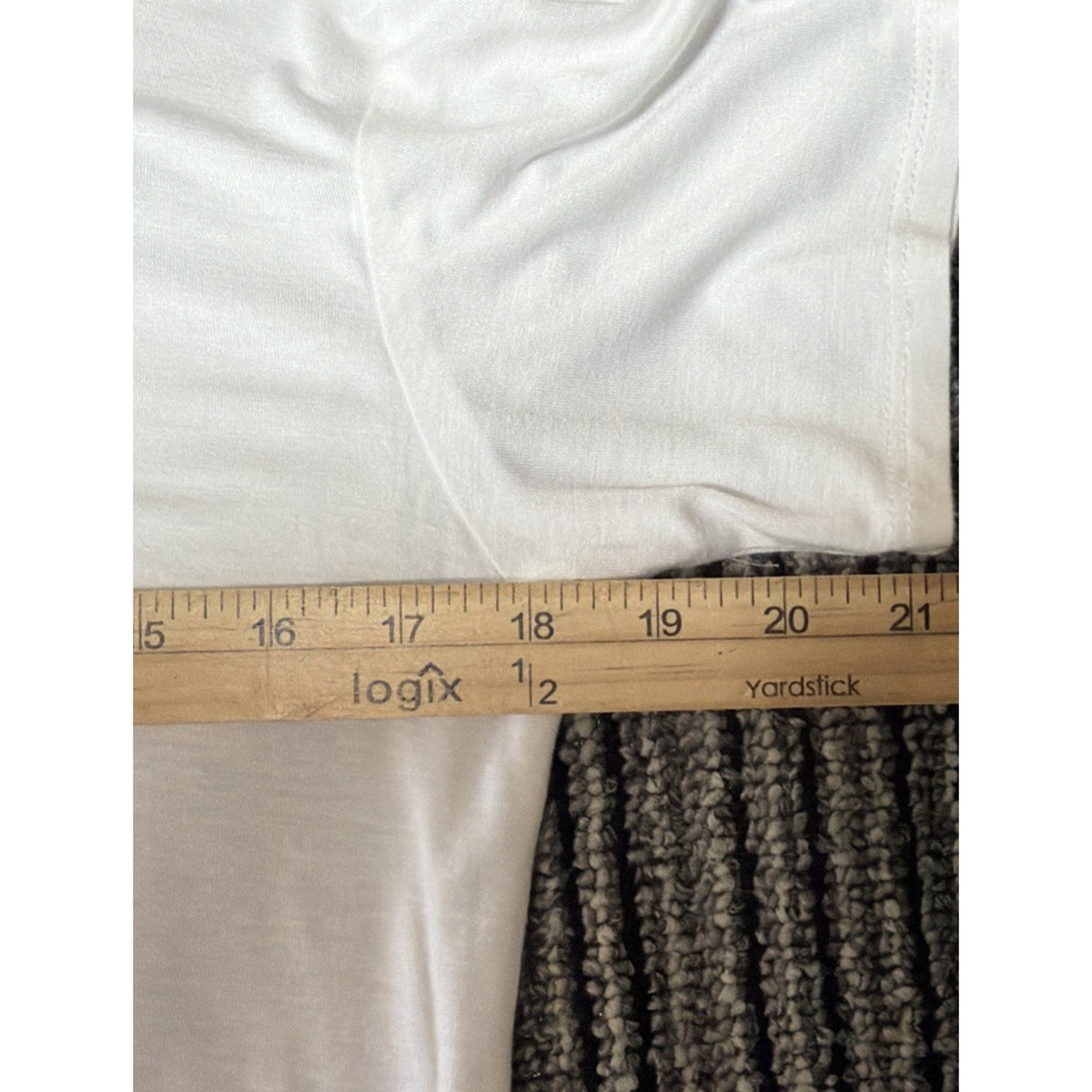 Derek Heart Womens M Short Sleeve Scoop Neck Asymmetrical T Shirt White Stretch