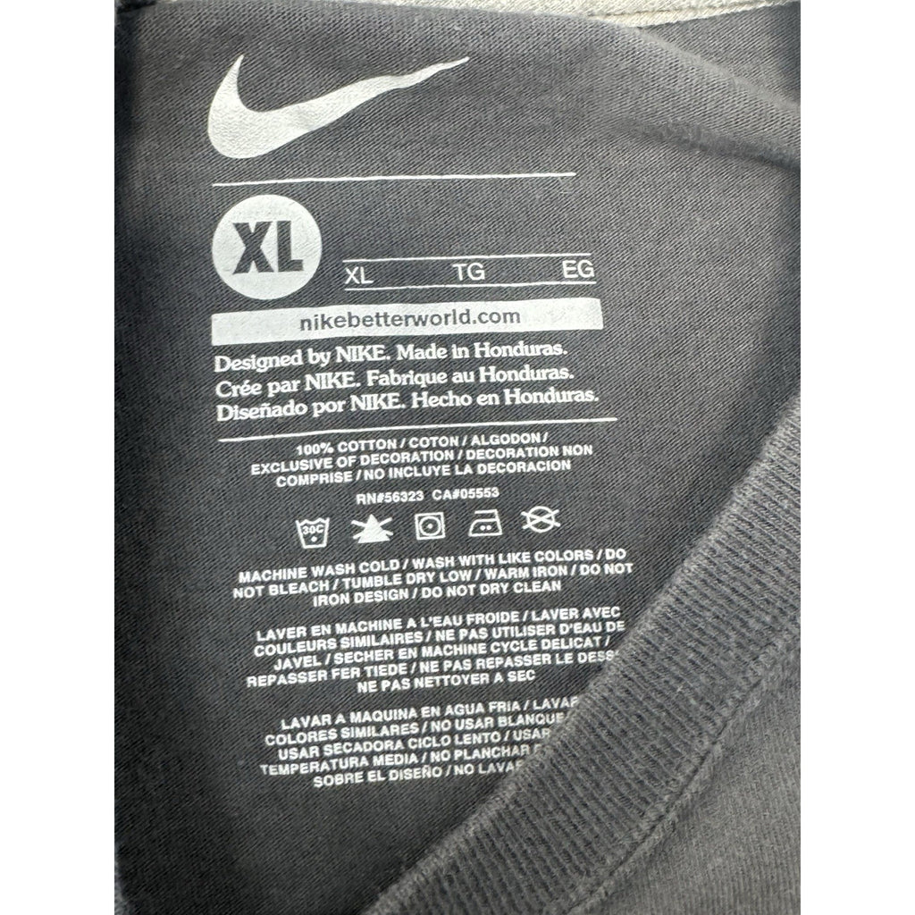 Nike Never Defeated Football T-Shirt Spell Out Graphic Boys Size X-Large Gray