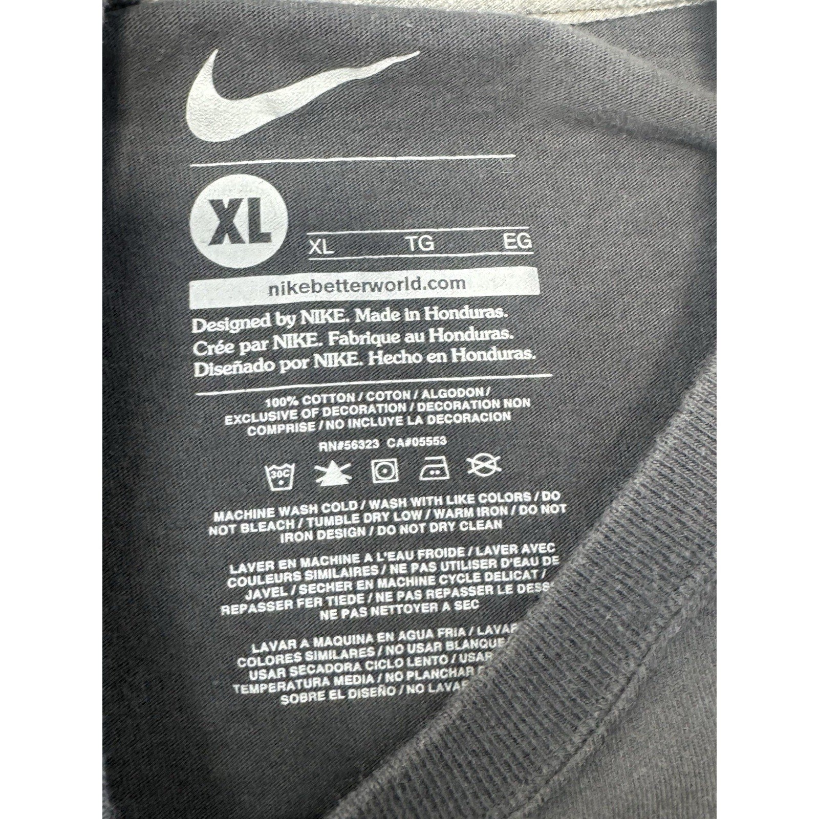 Nike Never Defeated Football T-Shirt Spell Out Graphic Boys Size X-Large Gray