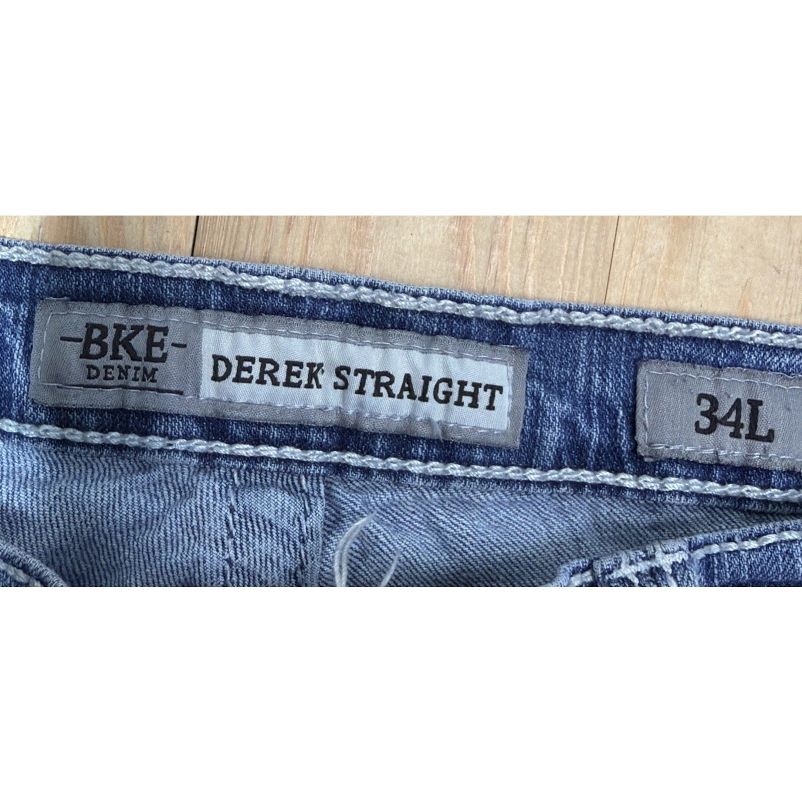 BKE Derek Straight Leg Jeans 34 Long Faded Distressed Embroidered Pockets