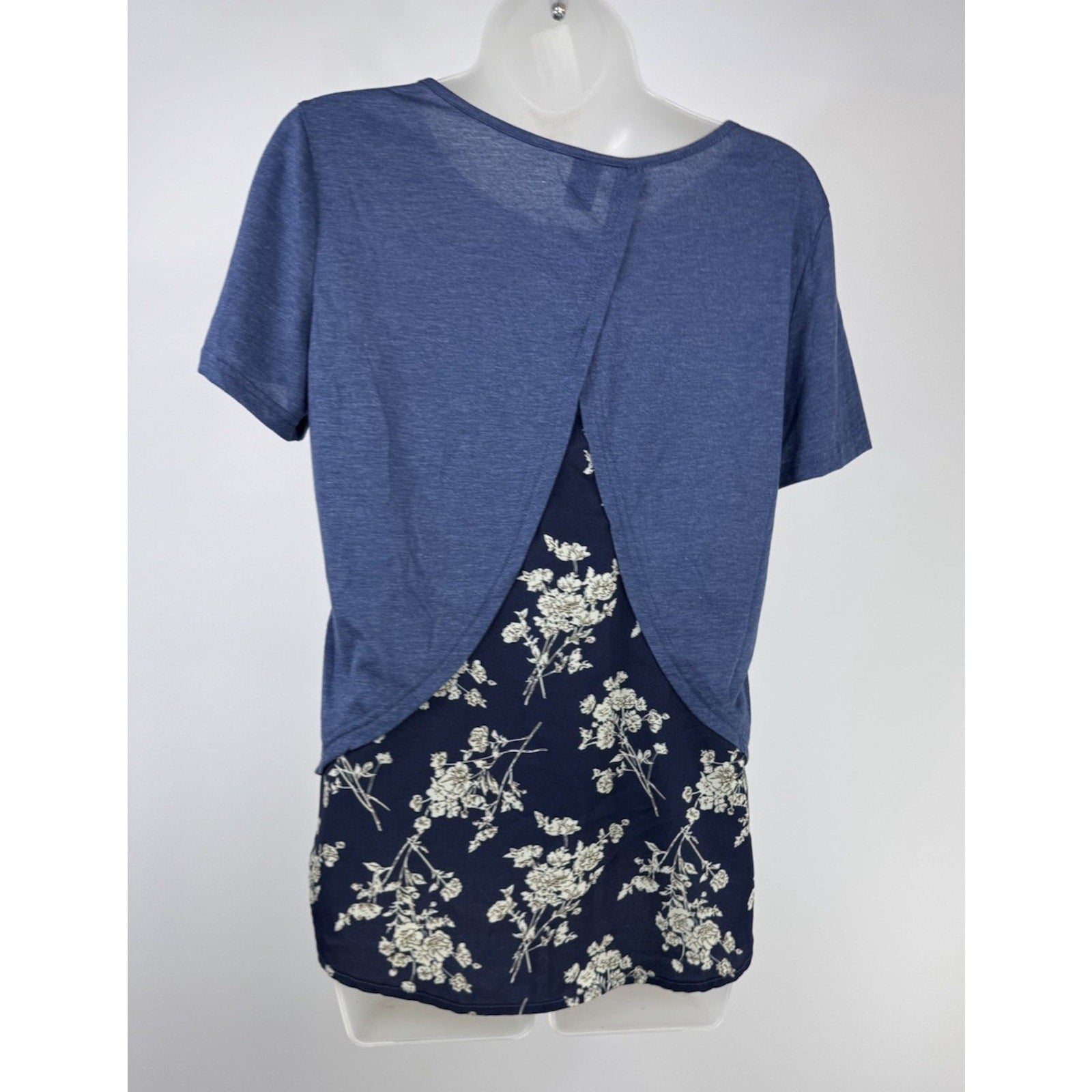 Emery Rose Blue Short Sleeve Blouse Shirt Women’s Size Medium Layered Floral