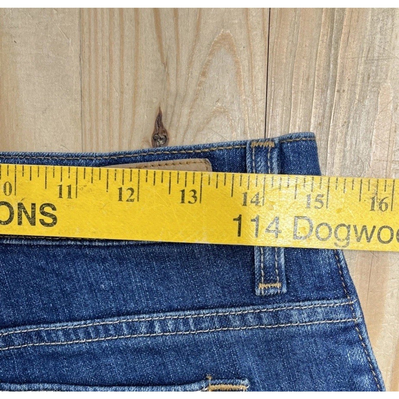 Levis 550 Relaxed Boot Cut Womens Jeans Blue Denim size 6 29x31