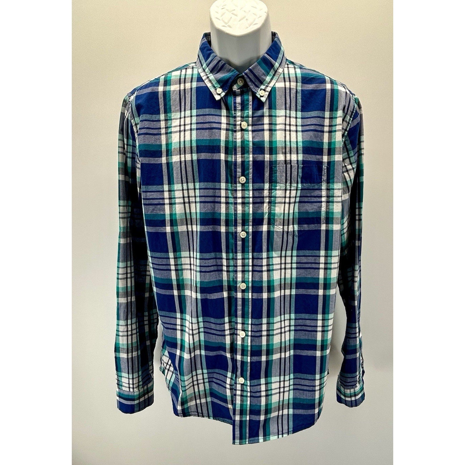 Aeropostale Long Sleeve Button Down Shirt Mens Size M Green Plaid 100% Cotton.