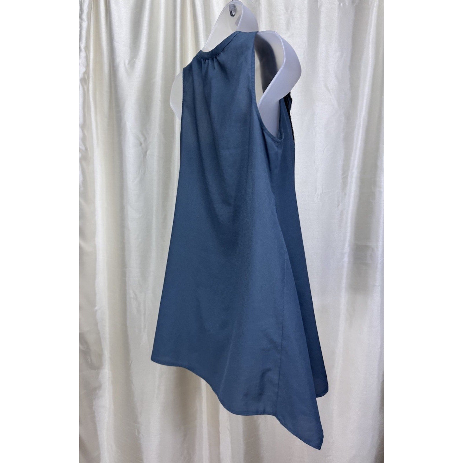 New York & Company Green Ruffled Tank Top Woman's Size X-Small