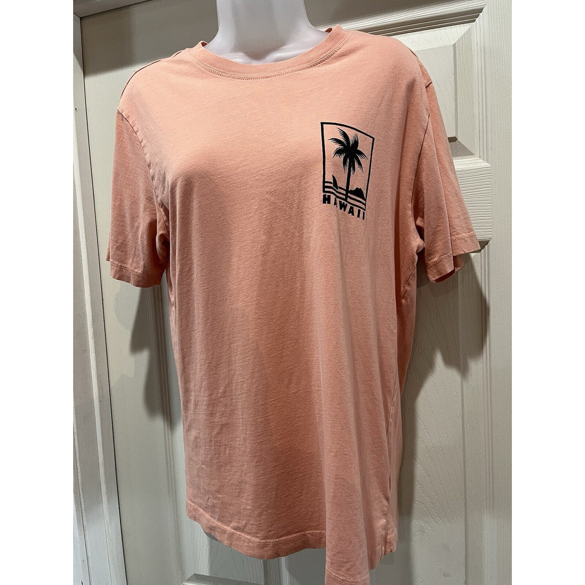 L.O.G.G. Label of Graded Goods H&M Women's S Coral Waikiki Beach Hawaii T-Shirt