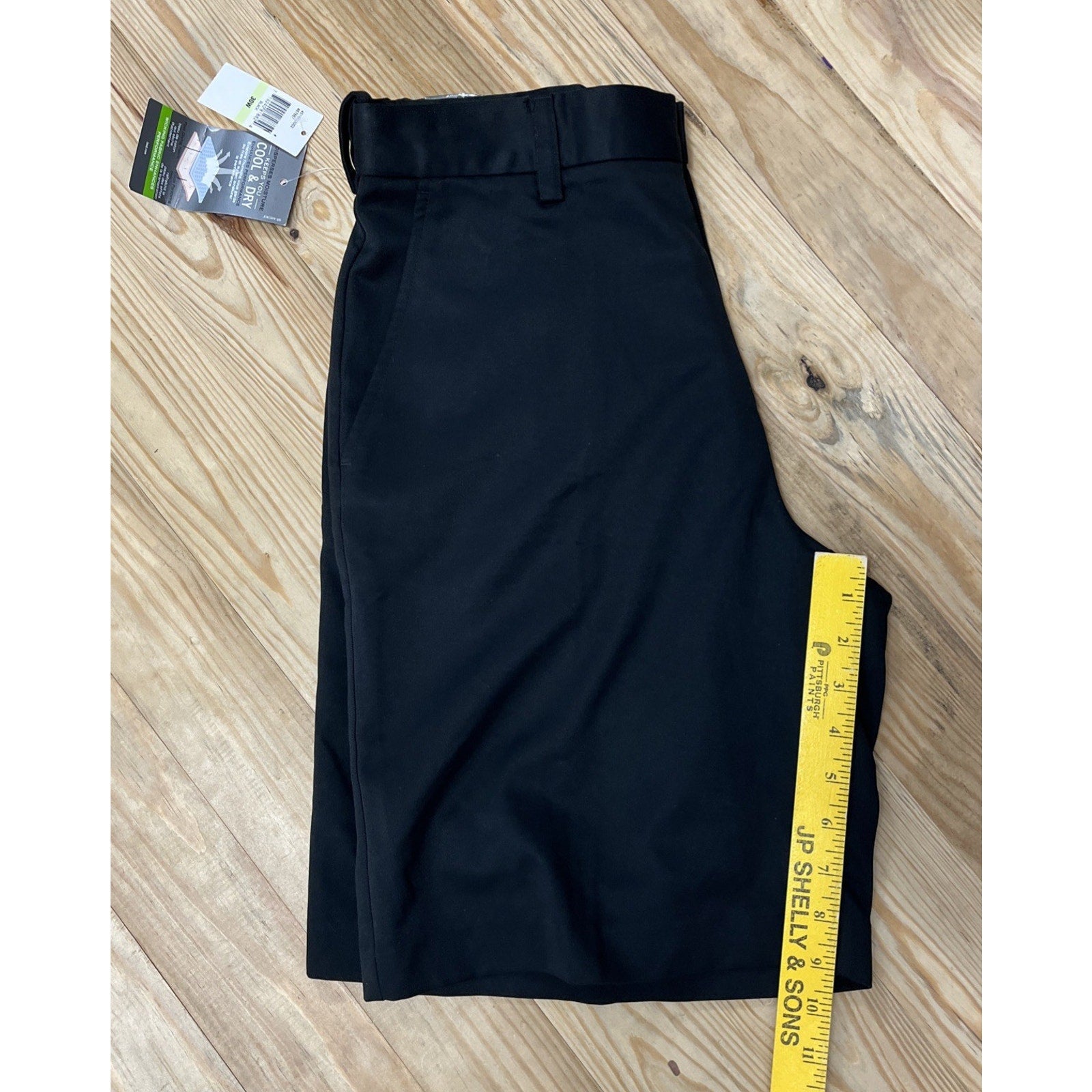 NEW IZOD Performance Moisture Wicking Golf Shorts 30