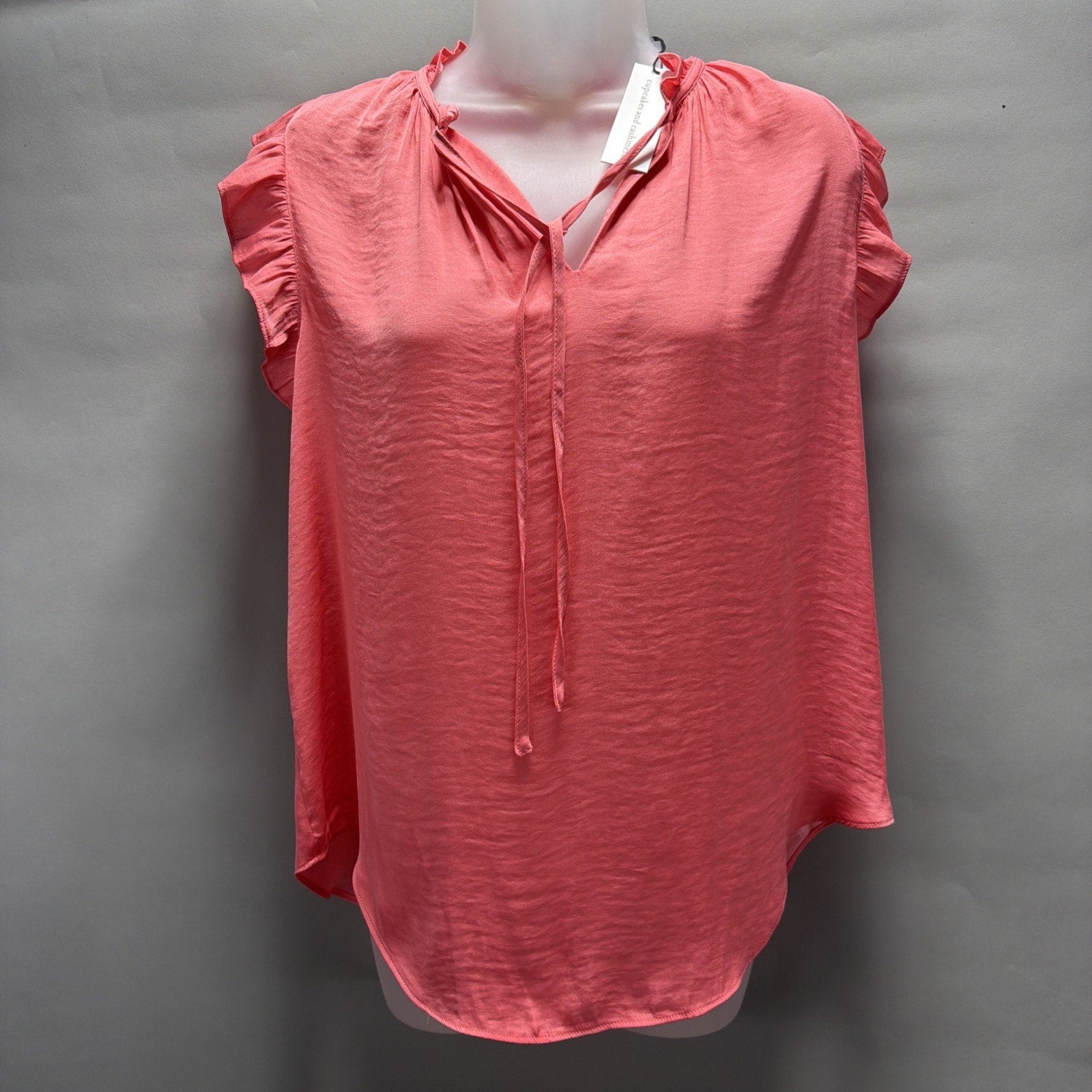 Cupcakes And Cashmere Top Womens M Pink Sleeveless Blouse Ruffled V-Neck NWT