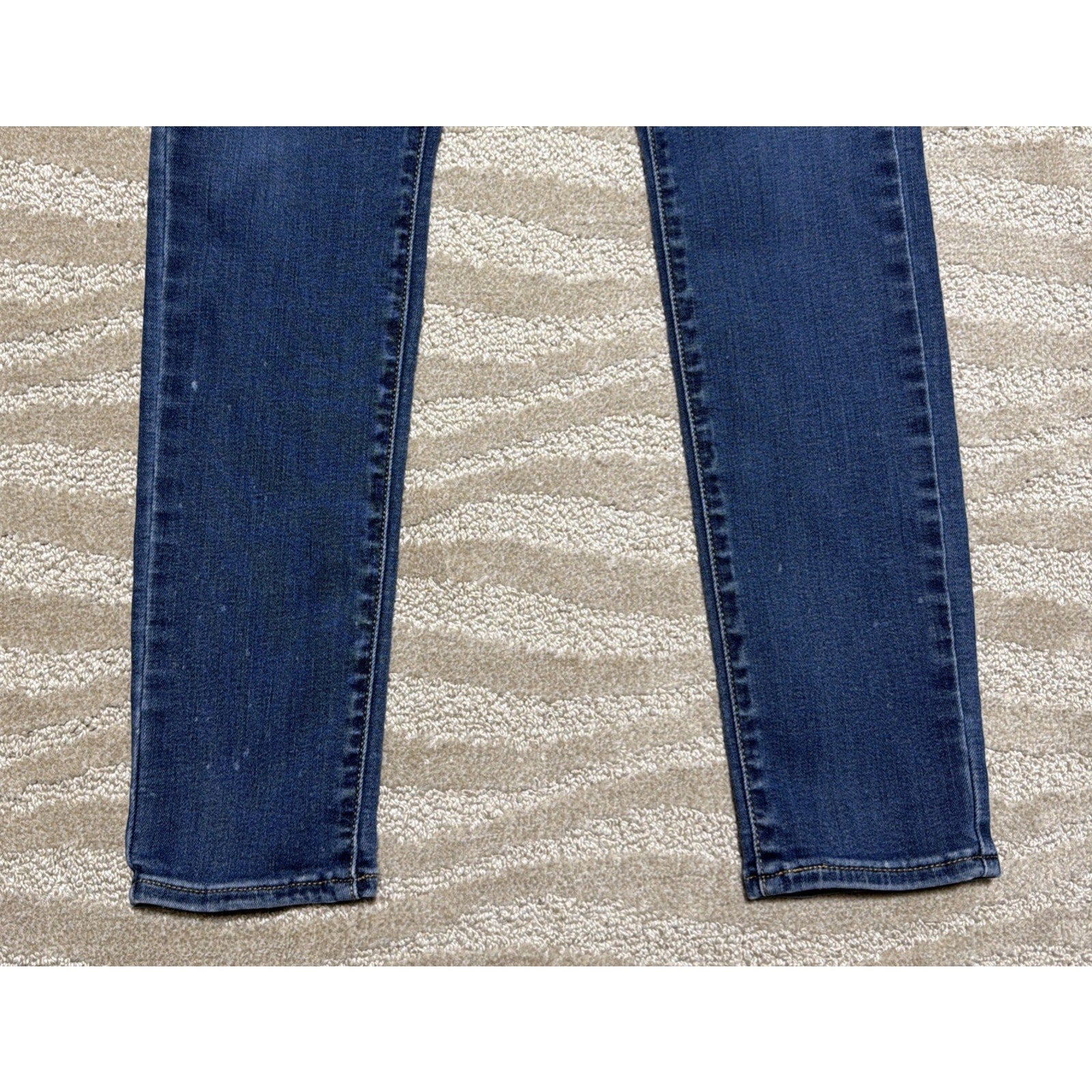 Levi's 311 Shaping Skinny Jeans Womens 27 Blue Medium Wash Midrise Stretch Denim
