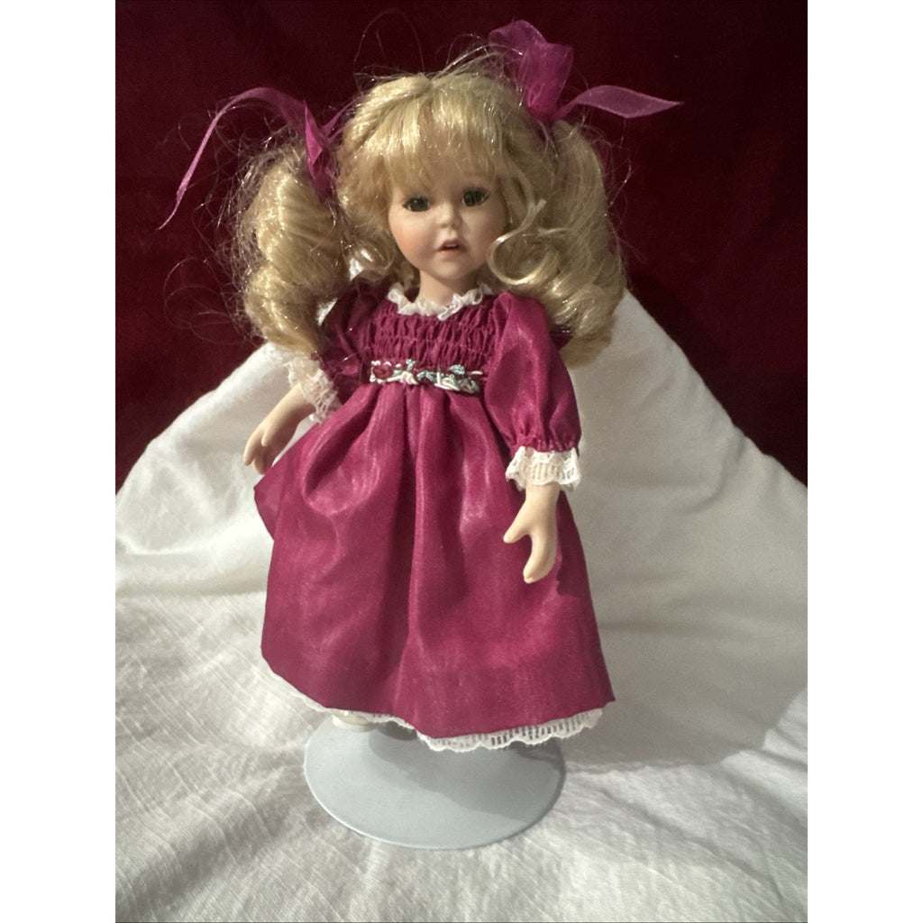 Marie Osmond Tiny Tot Doll HELENA with stand. 8 inches. 2005 #5328 - PreOwned.