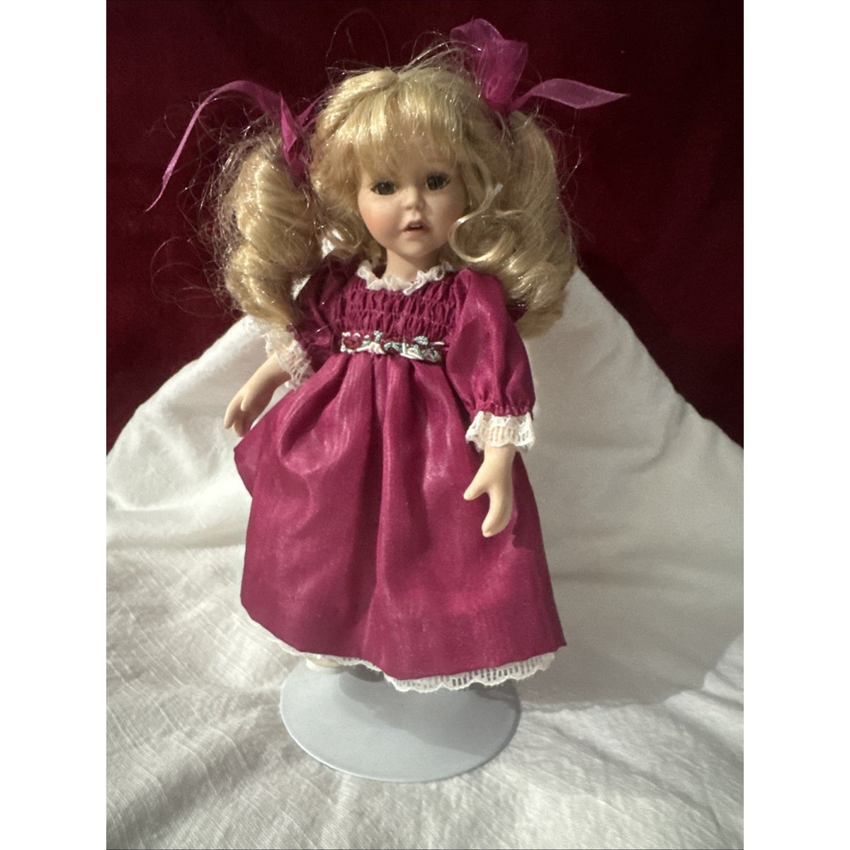 Marie Osmond Tiny Tot Doll HELENA with stand. 8 inches. 2005 #5328 - PreOwned.
