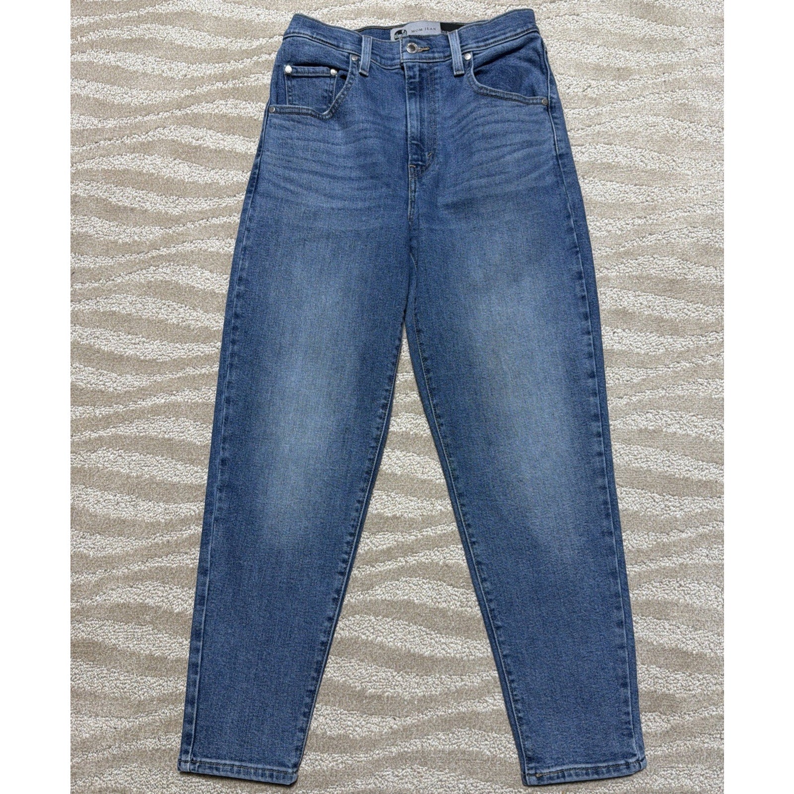Levi’s Silver Tab Mom Jeans Women’s Size 28x27L Med Wash High Rise Denim