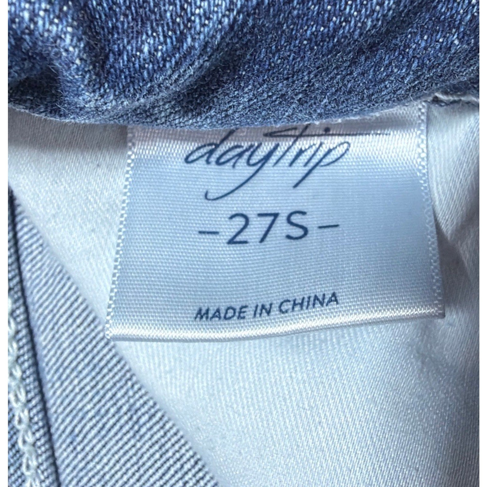 Daytrip Virgo Straight Jeans 27S Womens Signature Whiskering Blue Stretch Denim