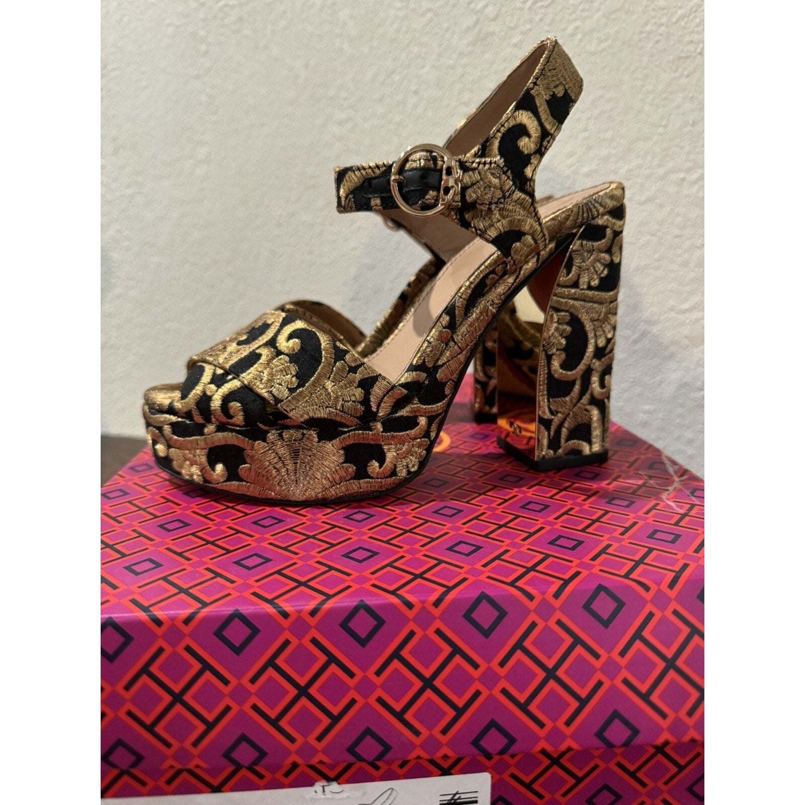 Tory Burch Loretta Embroidered Platform Sandals Black/gold 6.5 NWB