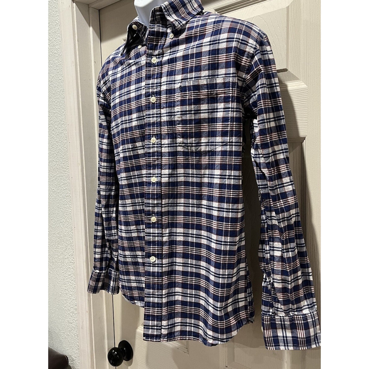 IZOD Blue & White Plaid Long Sleeve Button-Down Dress Shirt Men's Size M