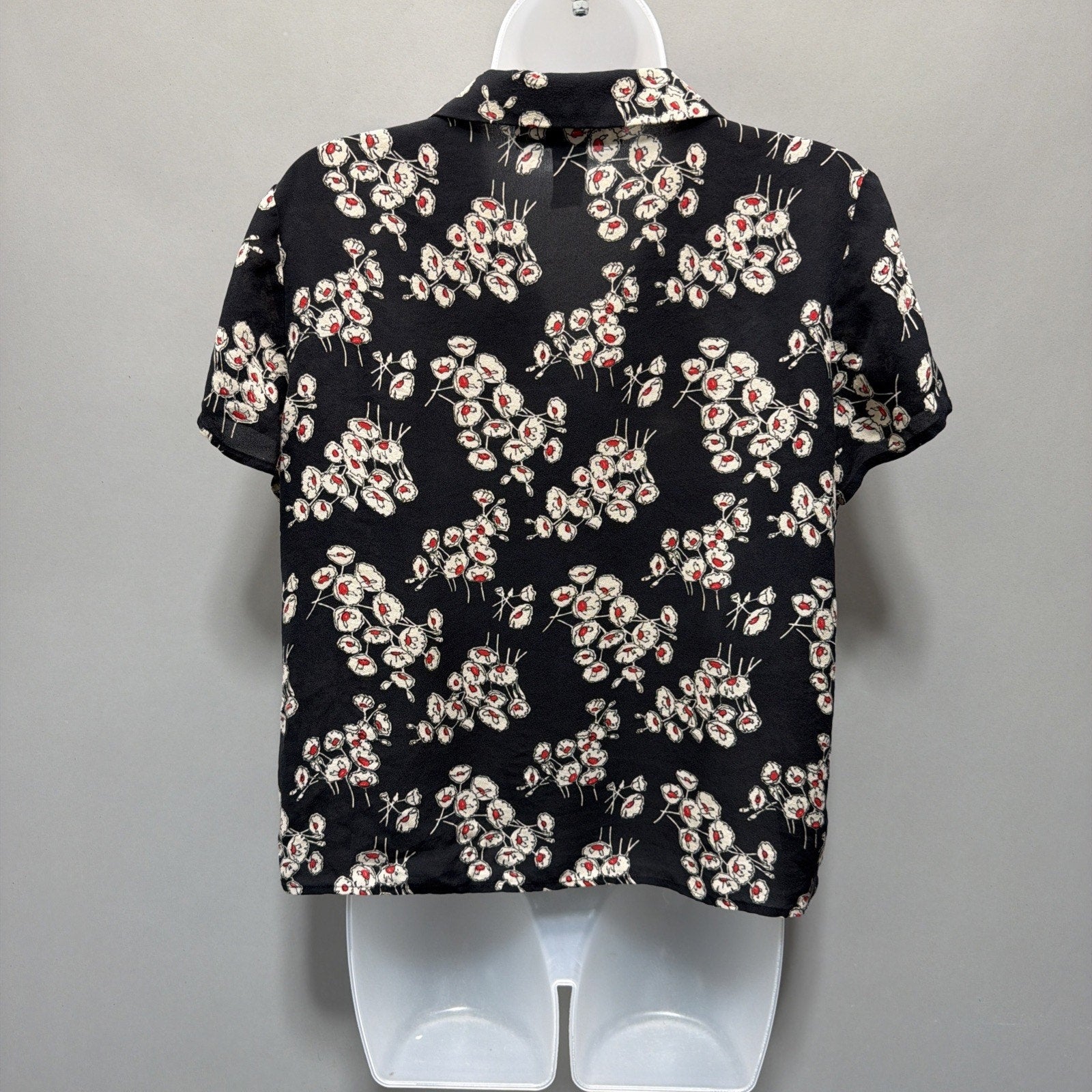 Jones New York Women’s 100% Silk Blouse Size 16 Black Floral Button Fits Small