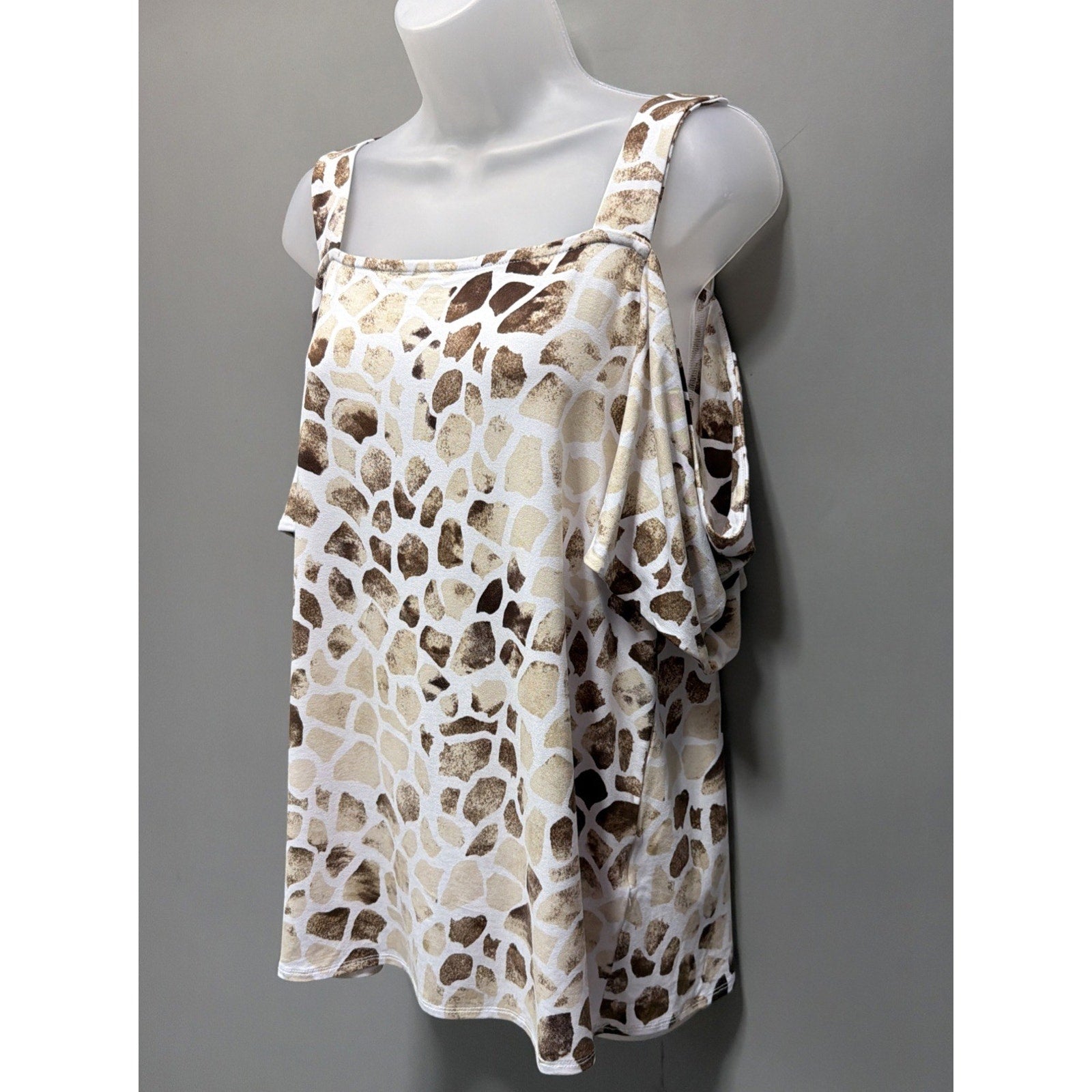 JM Collection Blouse Womens size M Tan White Giraffe Print Cold Shoulder New