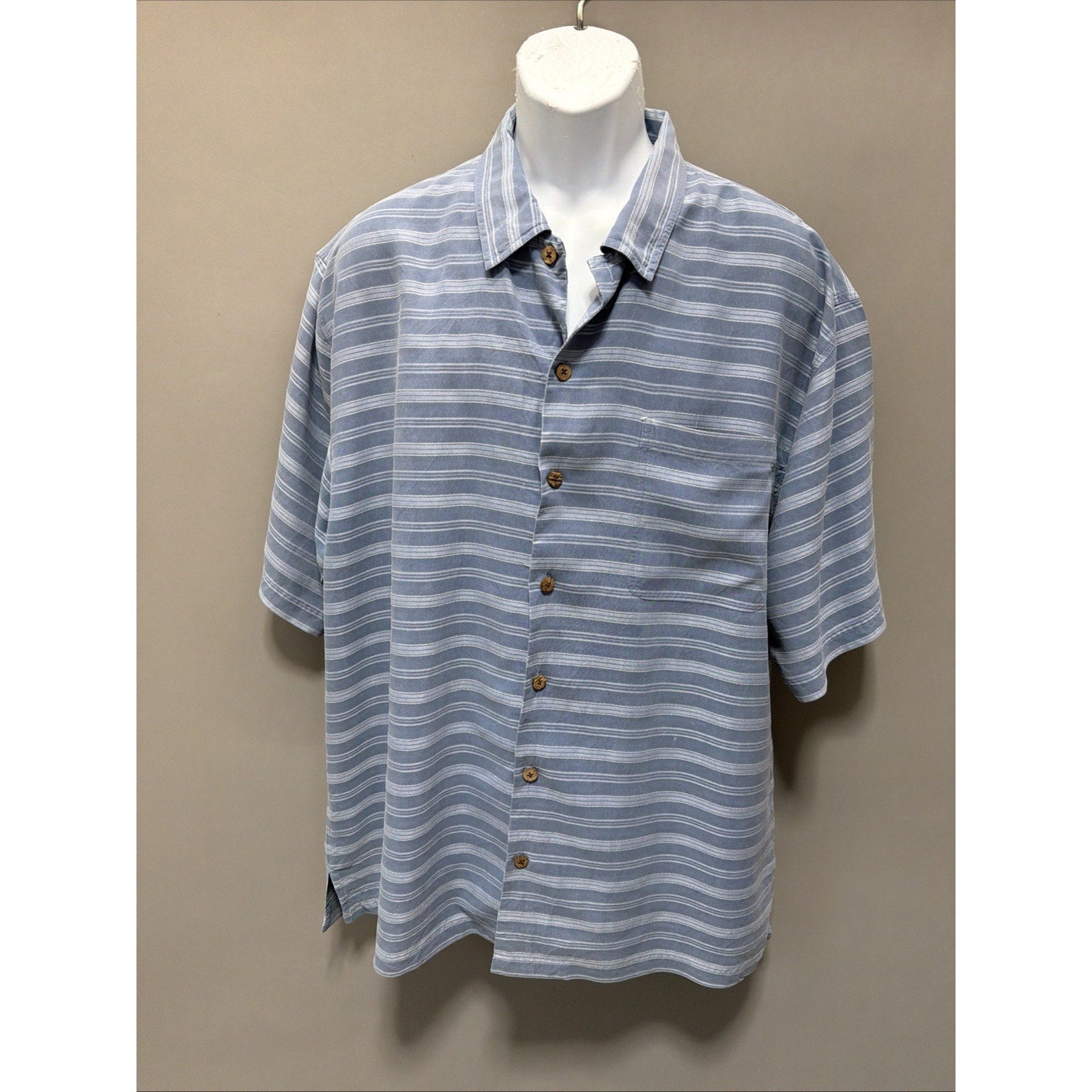TOMMY BAHAMA SHIRT XL 100% Silk Button Up Short Sleeve Blue Striped Beach