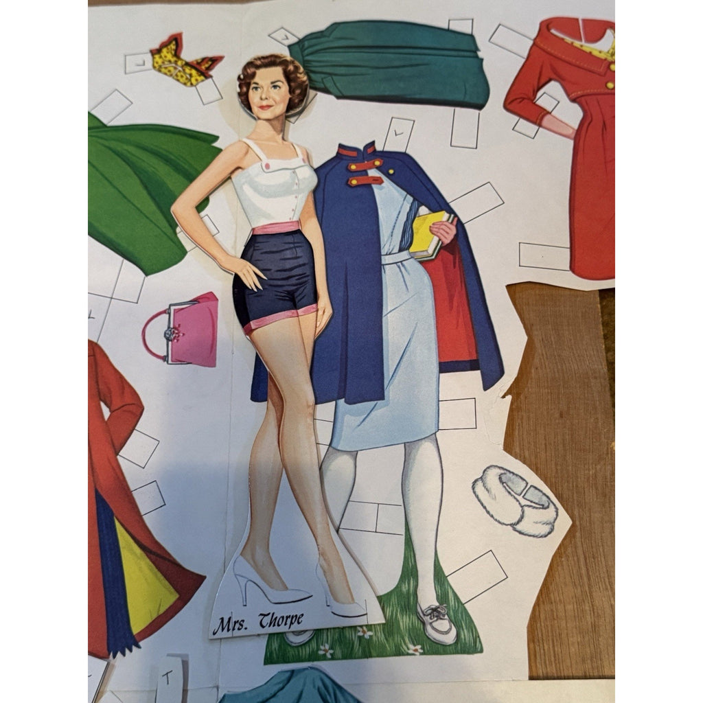 The Nurses Cut Outs Whitman Publishing (1975) 2 Paper Dolls w/ Clothing