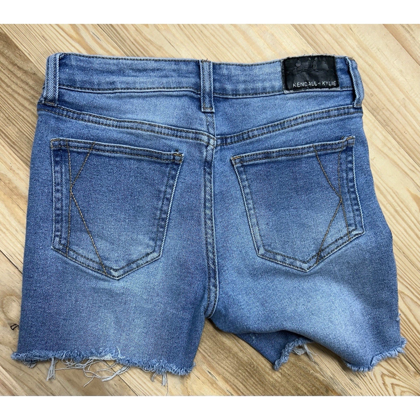 Kendall + Kylie Women's Size 3/26 The Boyfriend Bermuda Dark Wash Jean Shorts.