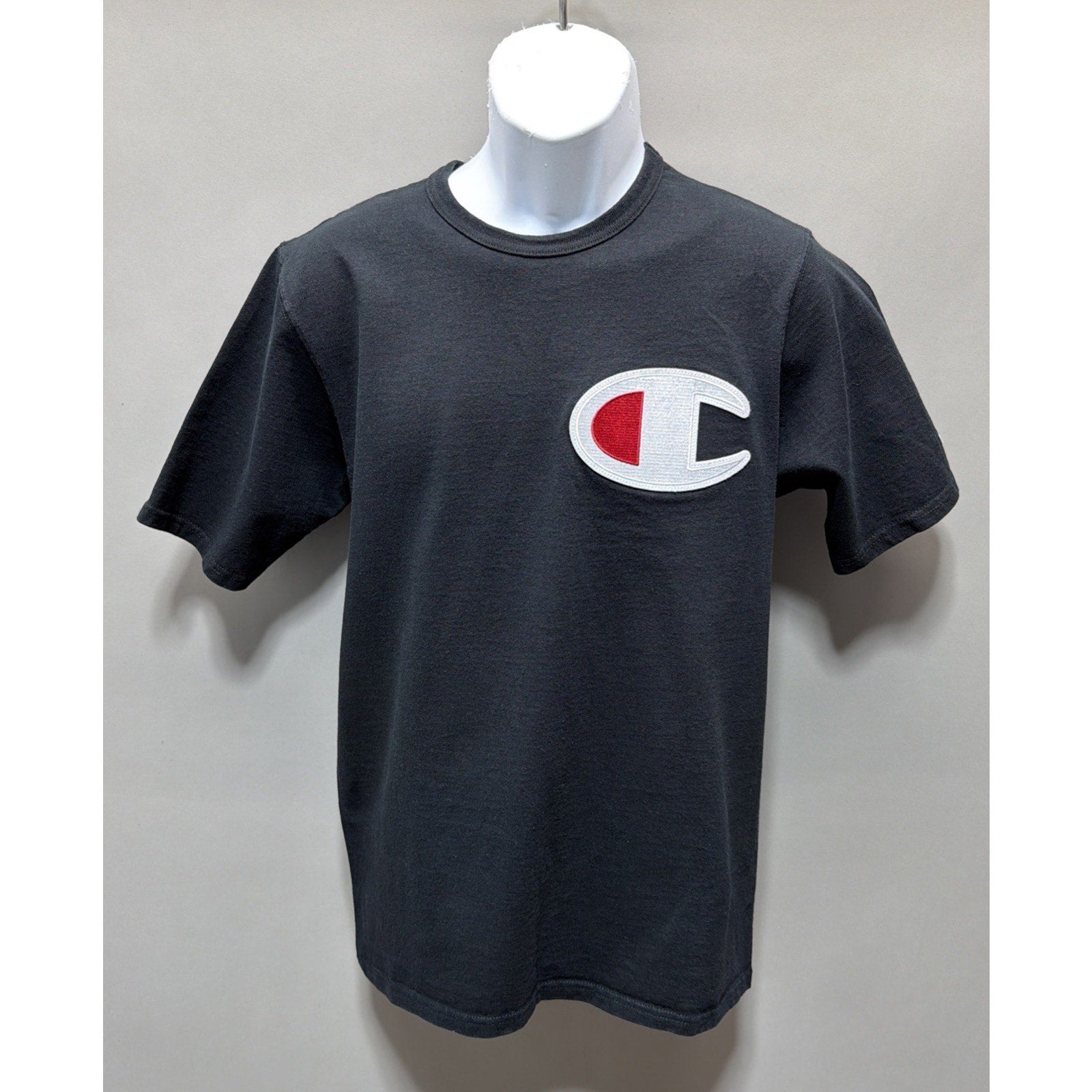 Vintage Champion Embroidered Big C Logo Men's T-shirt size Medium