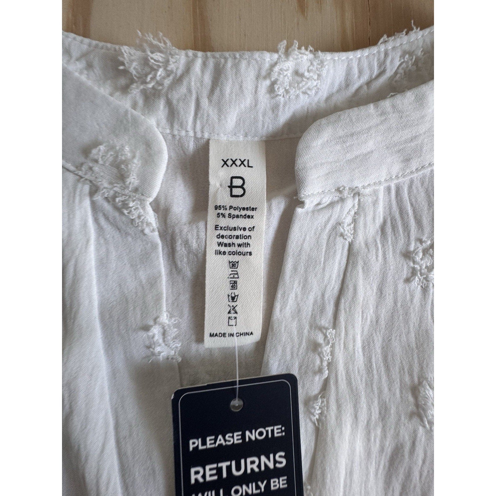 Blooming Jelly Size XXXL White Swiss Dot Embossed Floral Texture New With Tags