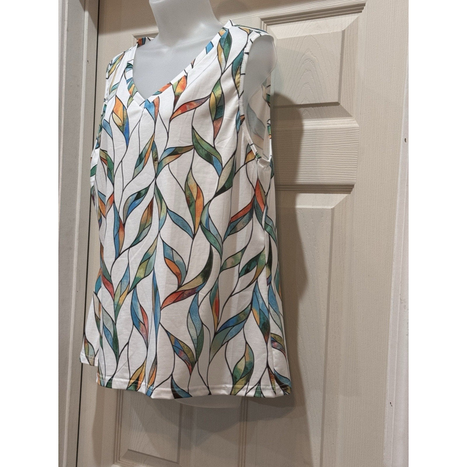 ETCYY White With Tie Dye Print Women’s Sleeveless Size XL NWT