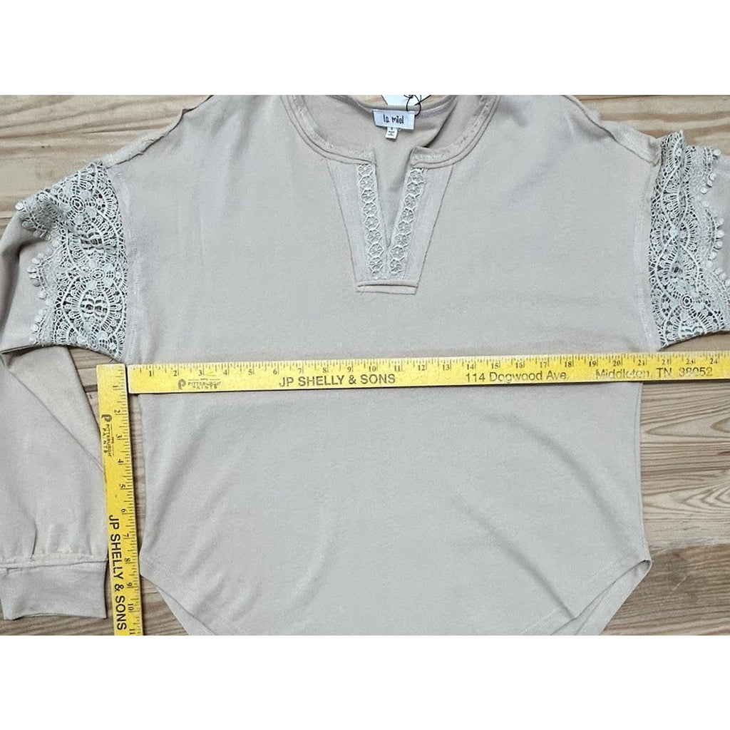 La Miel 100% Cotton Crochet Breezy Long Sleeve V-Neck Blouse Size Small (New) .