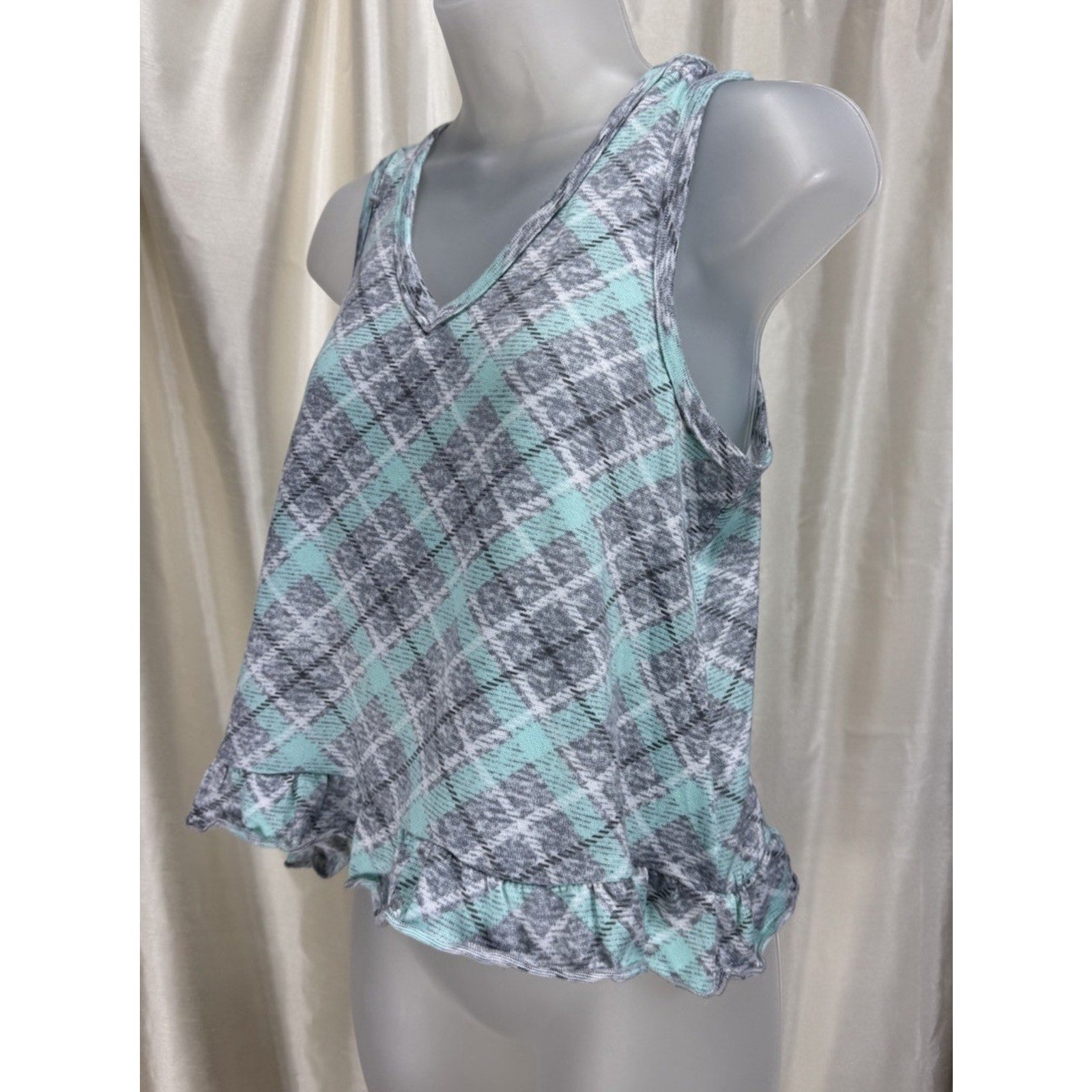 PJ Couture Woman's Extra Soft Gray Green Plaid Sleeveless Top Medium
