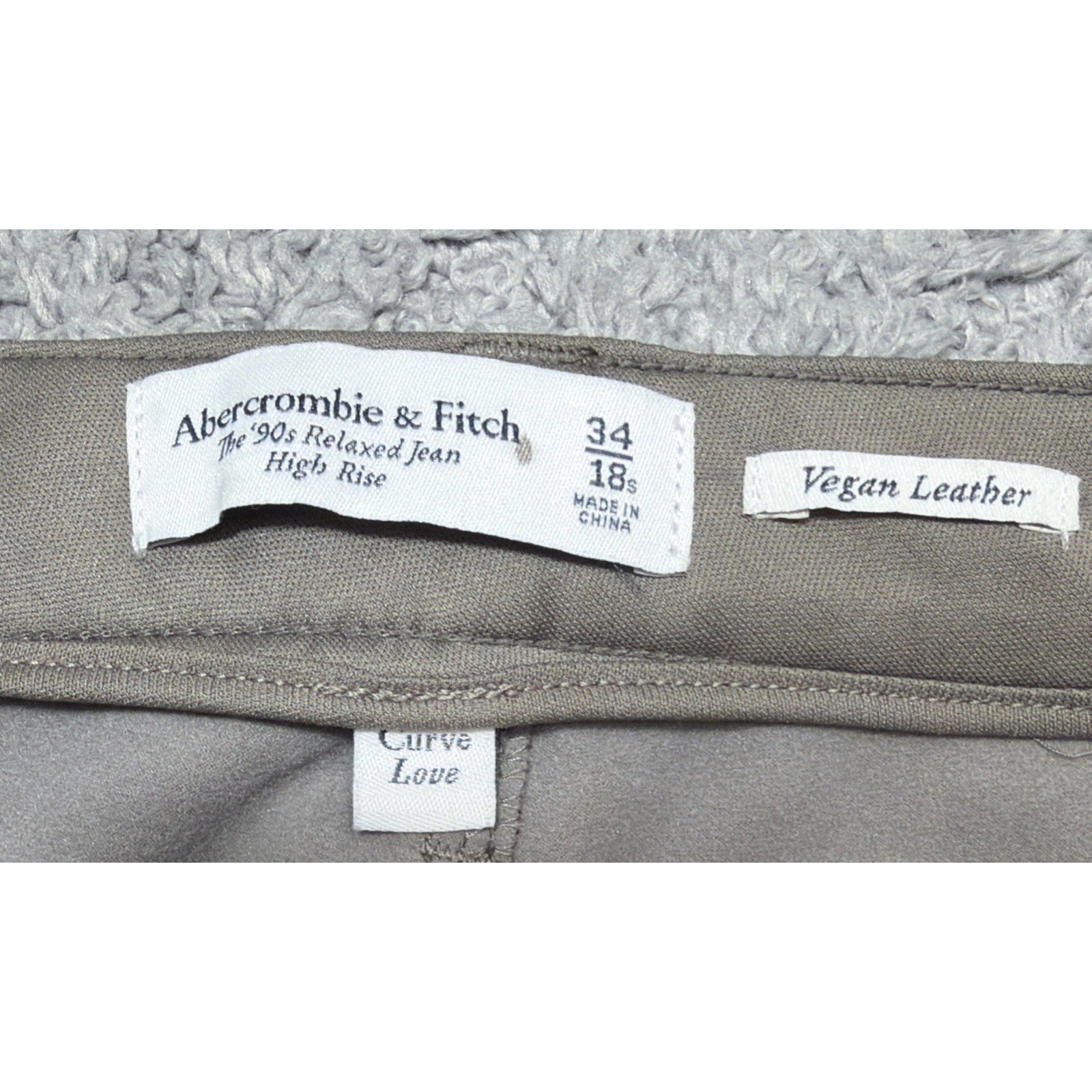 Abercrombie & Fitch Vegan Leather The 90’s Relaxed Cargo HighRise Jean Womens 18