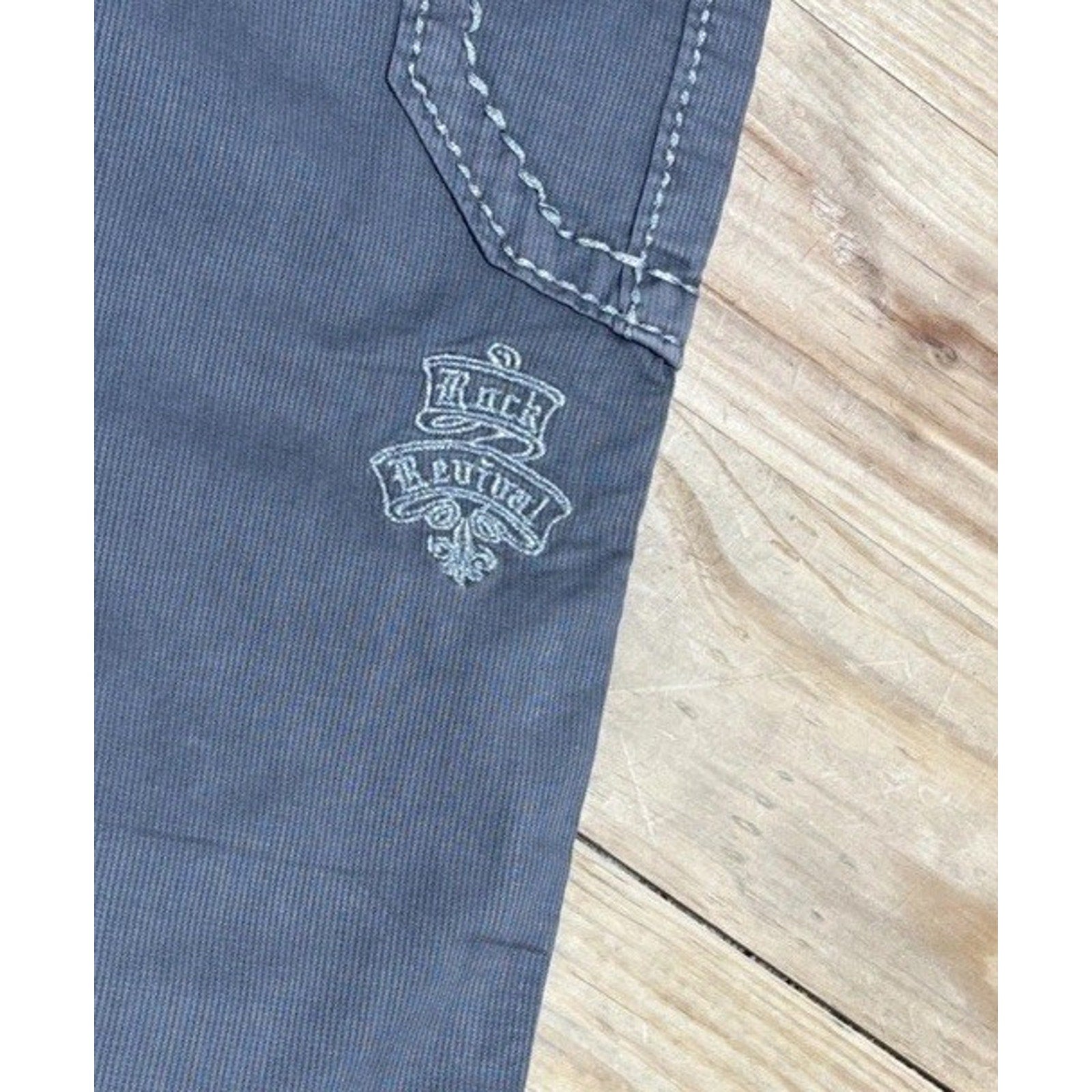 Nwt Rock Revival 28 Gray Cargo Cropped Pants Signature Pockets