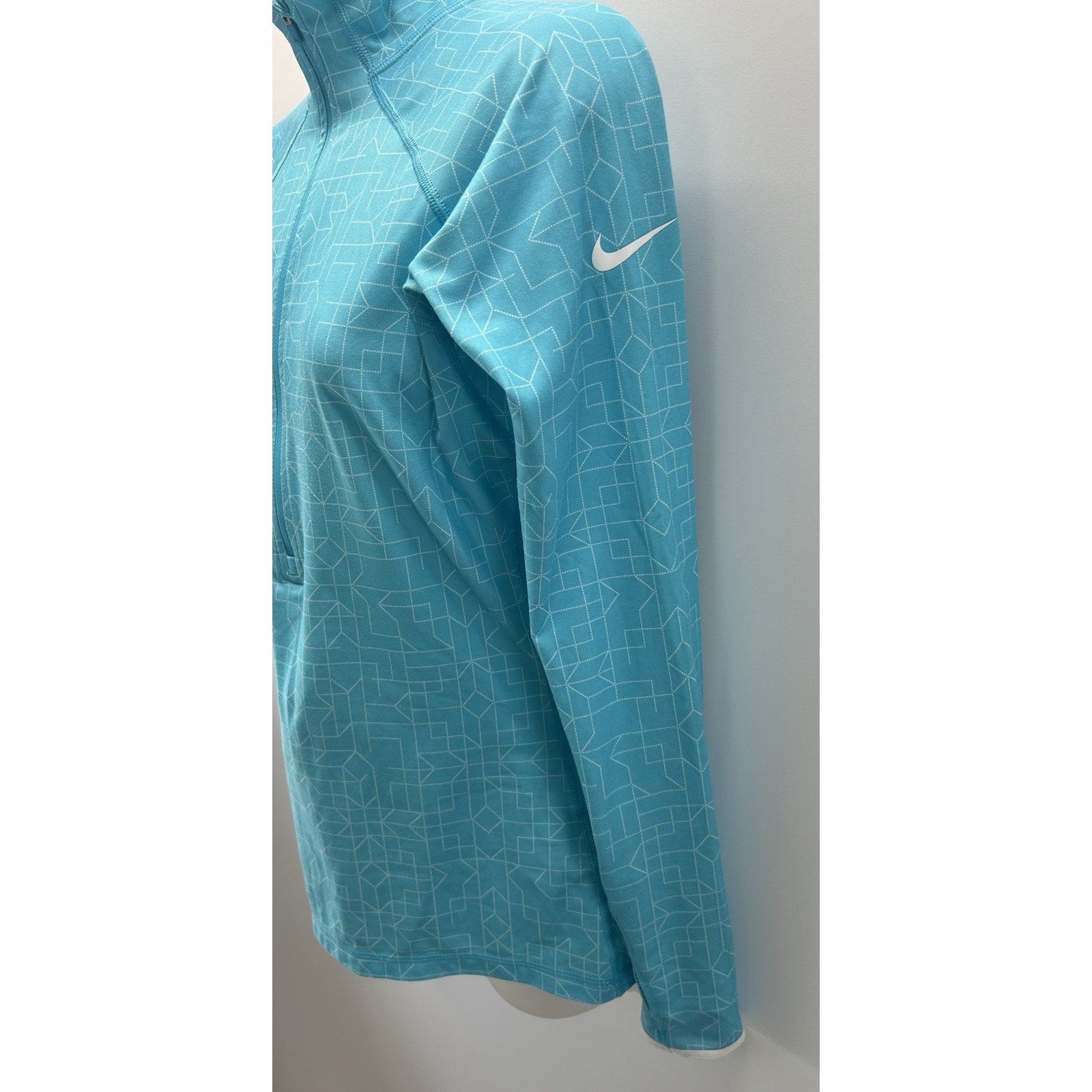 Nike Pro Dri-Fit 1/2 Zip Pullover Running Shirt Women’s Size Medium Geometric.