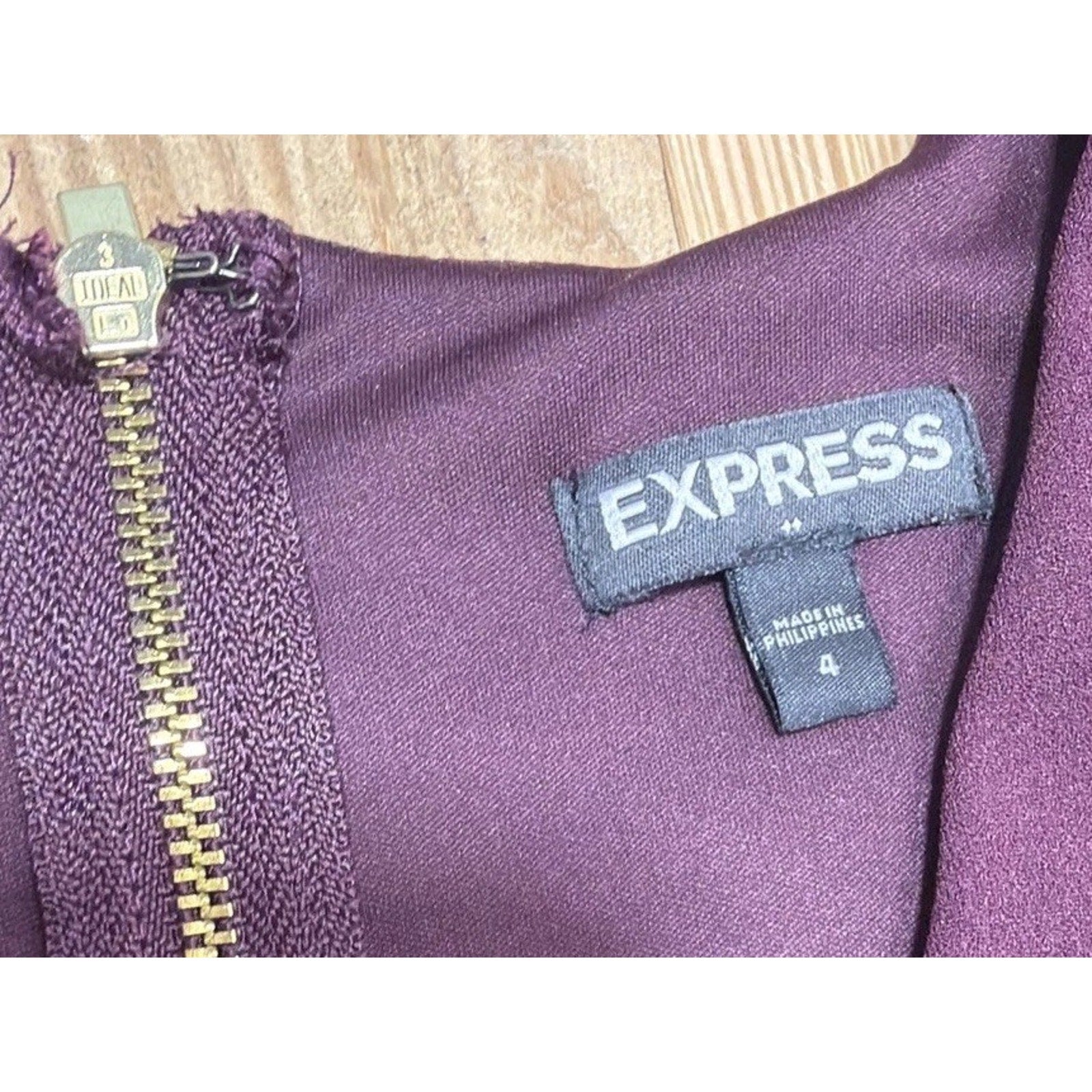 Express Women's Cold Shoulder Lined Burgundy Sheath Dress Size 4 EUC