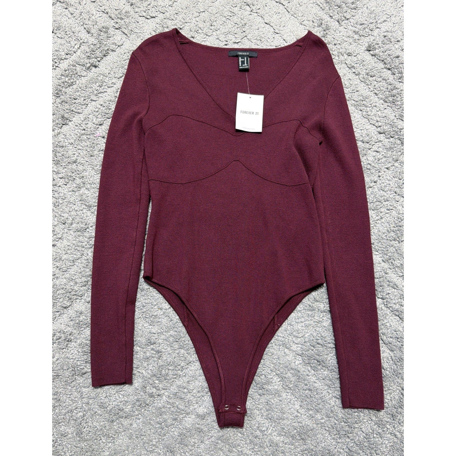 Women's Forever 21 Ribbed Long-Sleeve Bodysuit M Maroon Knit V Neck NWT