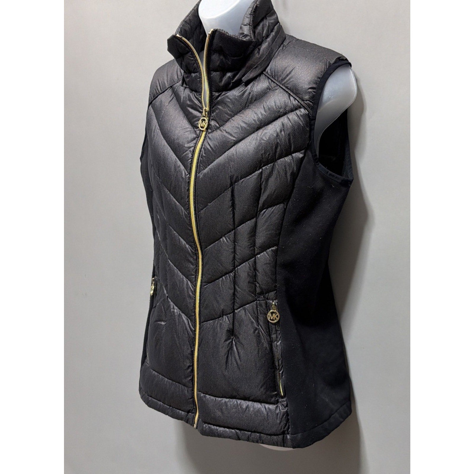 Michael Kors Women’s Medium Black Ultra Lightweight Down Puffer Vest Zip