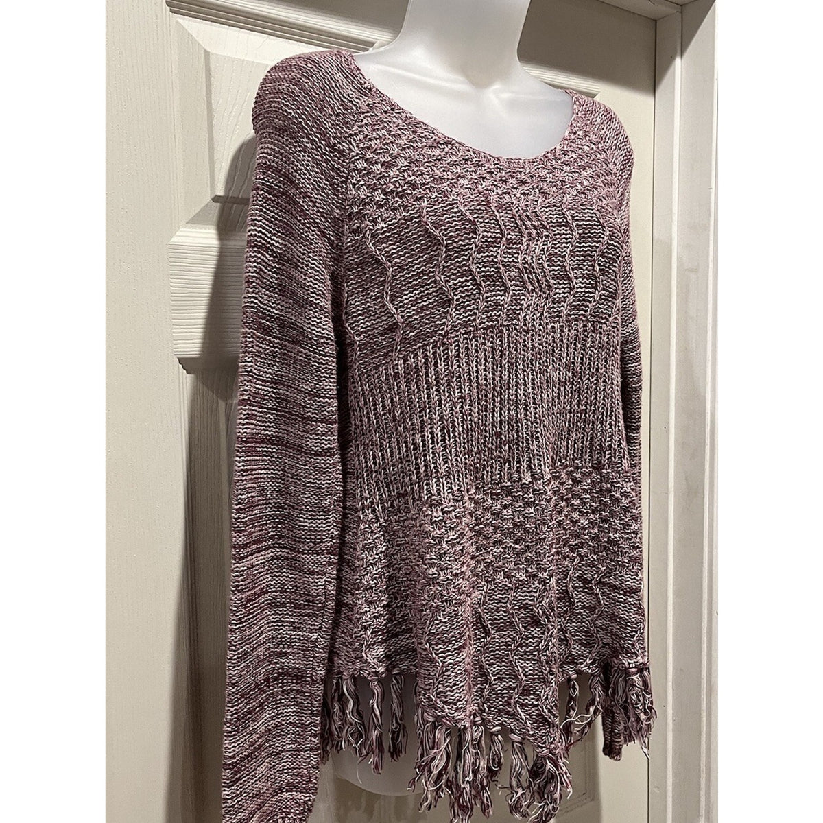 American Rag woman’s knit scoop neck fringe hem pullover sweater cranberry M