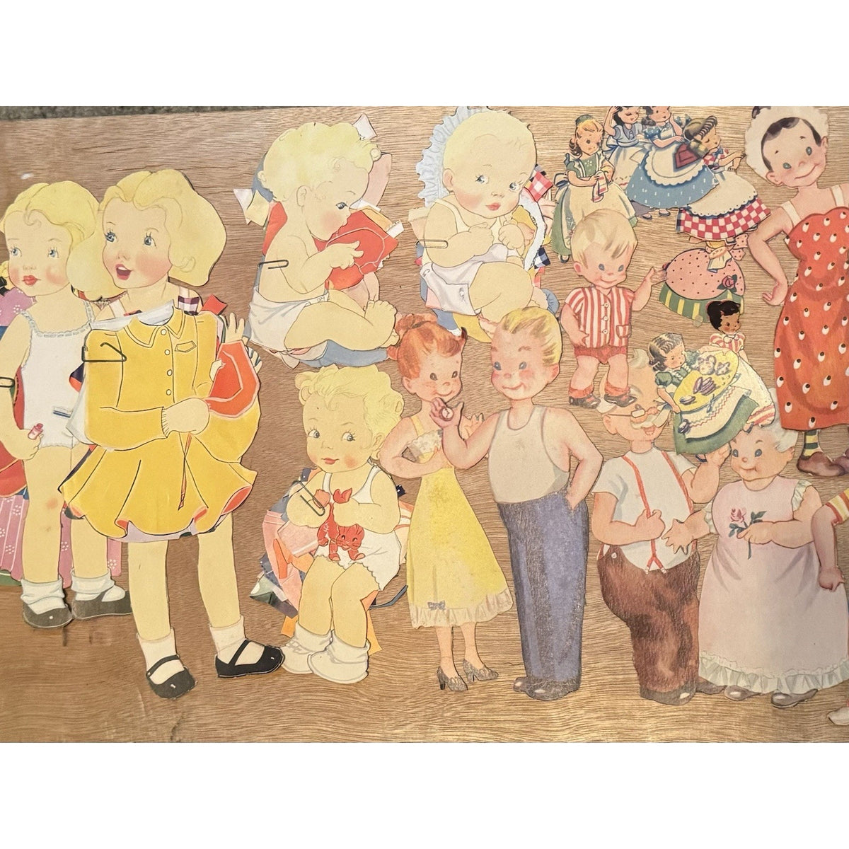 Huge Vintage Paper Dolls Lot 1930s 40s 50s Dolls Clothes Outfits Ephemera 100+
