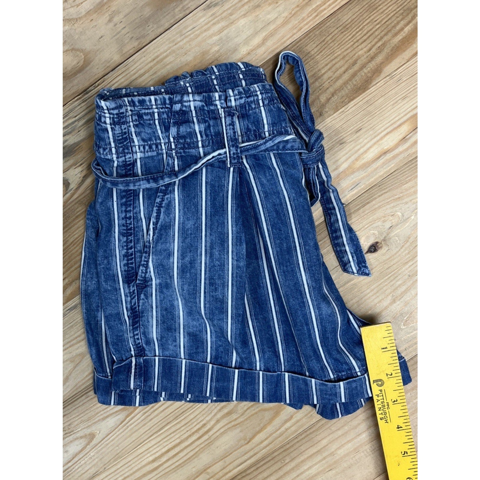 American Eagle Striped Chambray Shorts Women's Size 4 High Waisted