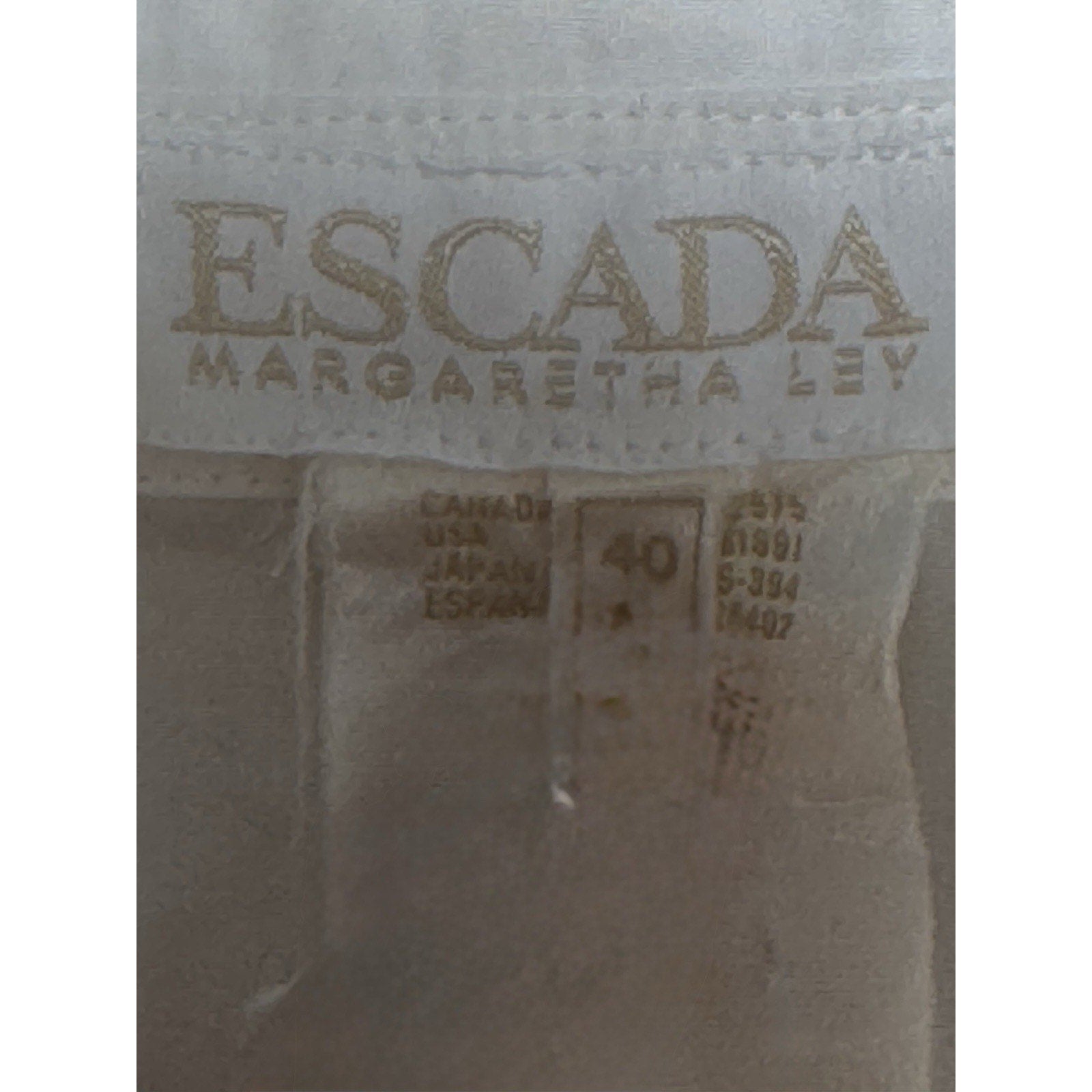 Vintage ESCADA Margaretha Ley White Embroidered Animal Blouse Gold Buttons Sz 40