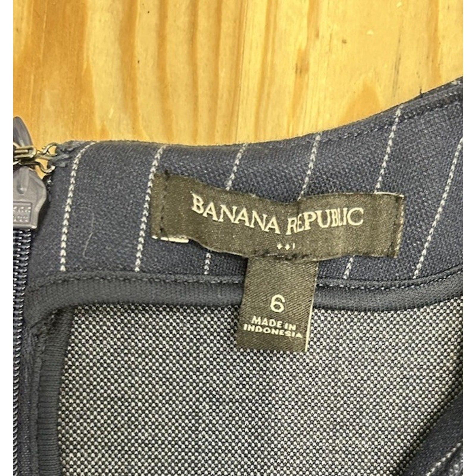 BANANA REPUBLIC CAP SLEEVE V-NECK SHEATH DRESS SIZE 6