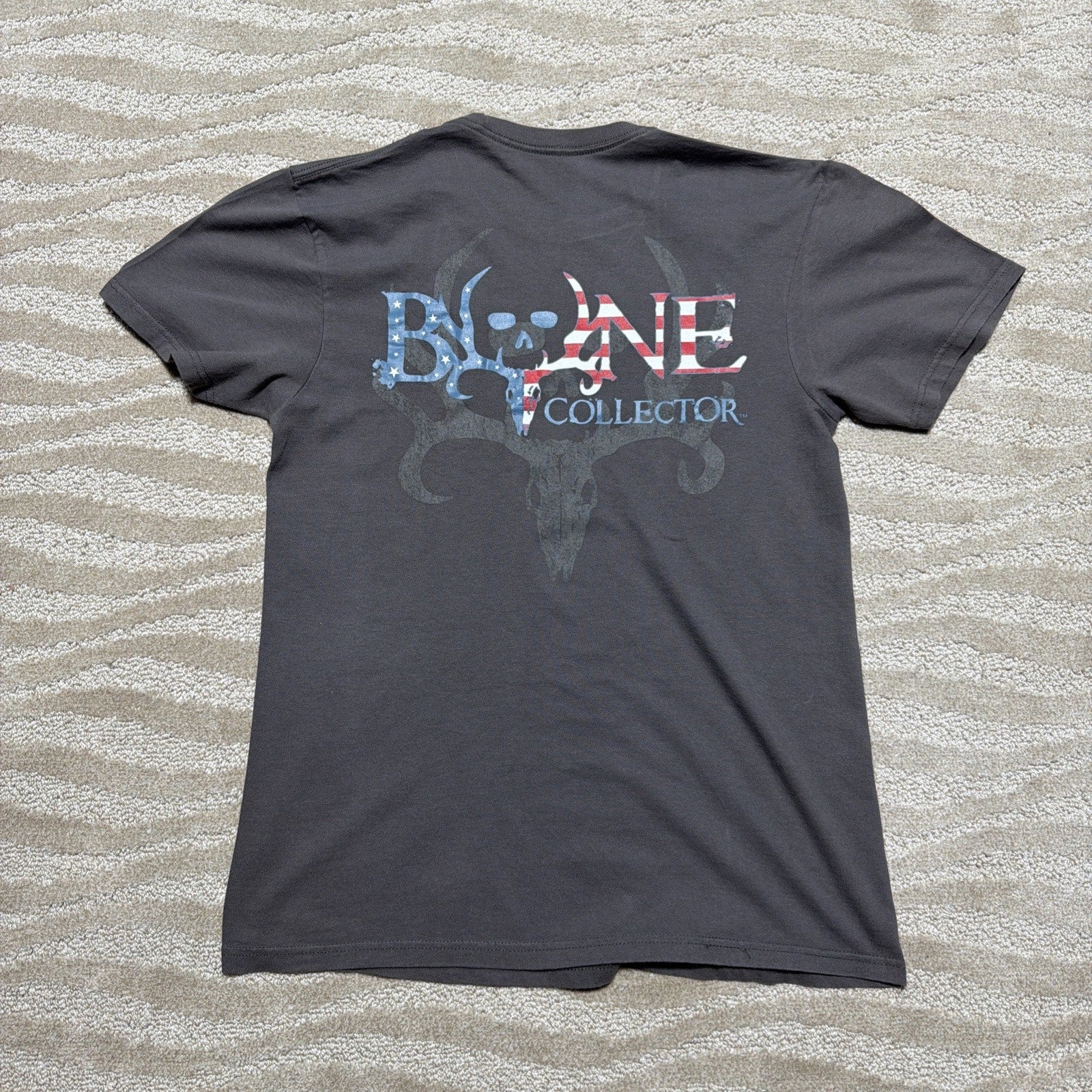 Bone Collector Patriotic T-Shirt Size Medium
