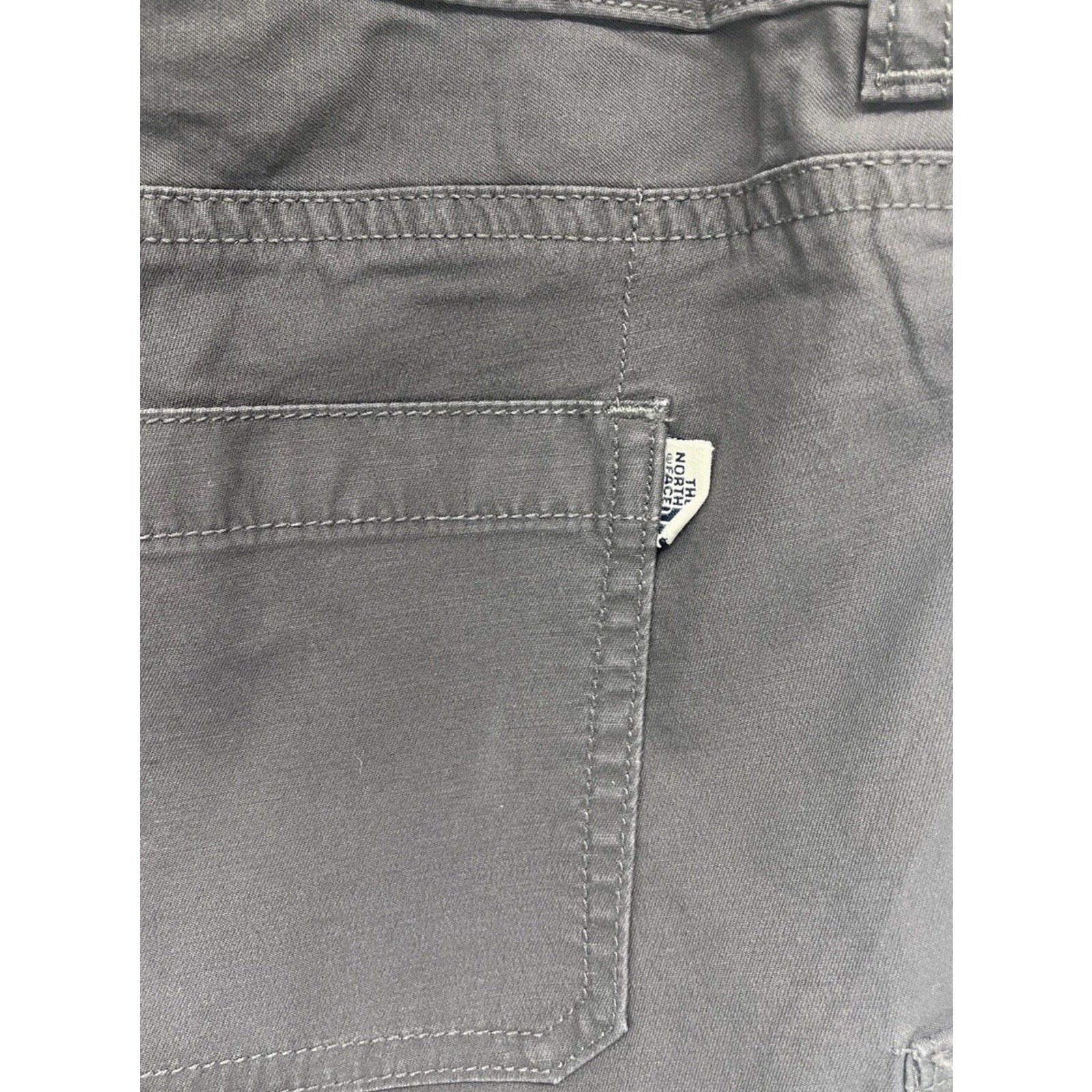 The North Face Women's Size 12 Regular Amanda Short Casual Gray