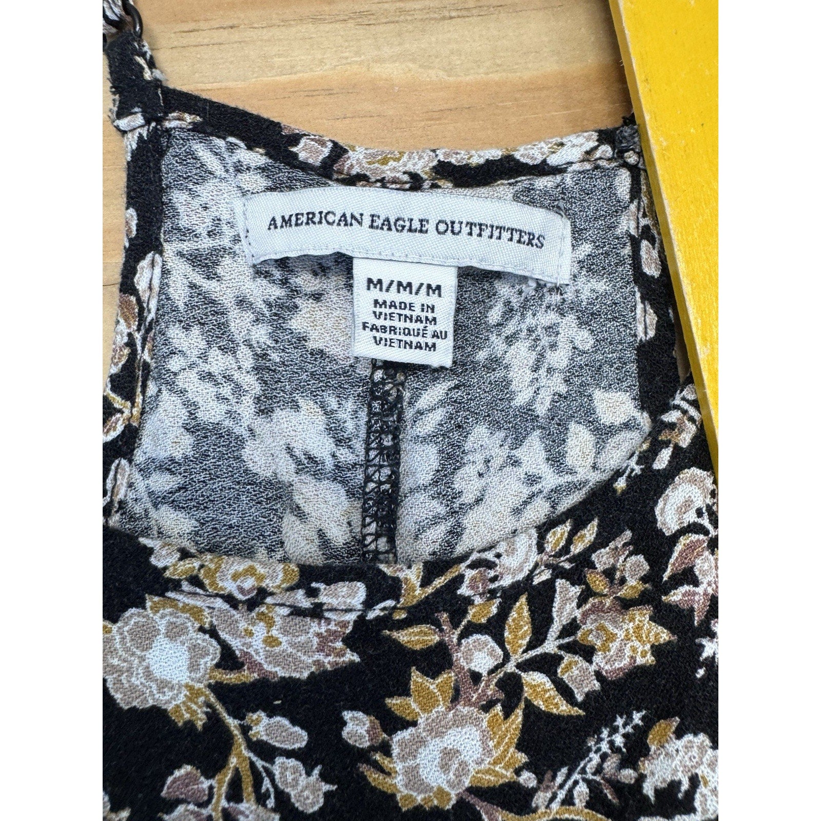 American Eagle Halter Tank Top Black Floral Peplum Gold Sleeveless Women’s Med