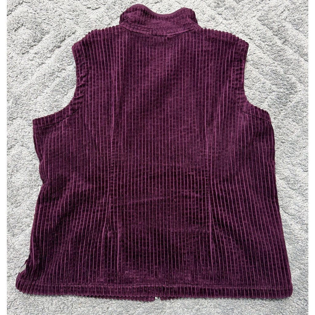 Woolrich Women’s Kinsdale Corduroy Vest in Blackberry 2XL