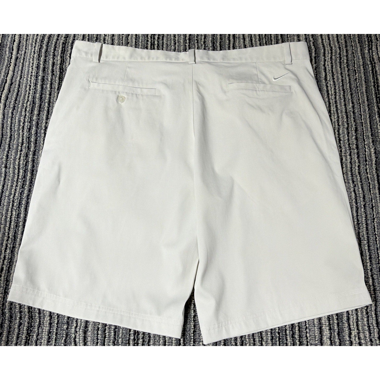 Nike Dri-Fit Tour Performance Biege Golf Shorts Size 40 Stretch