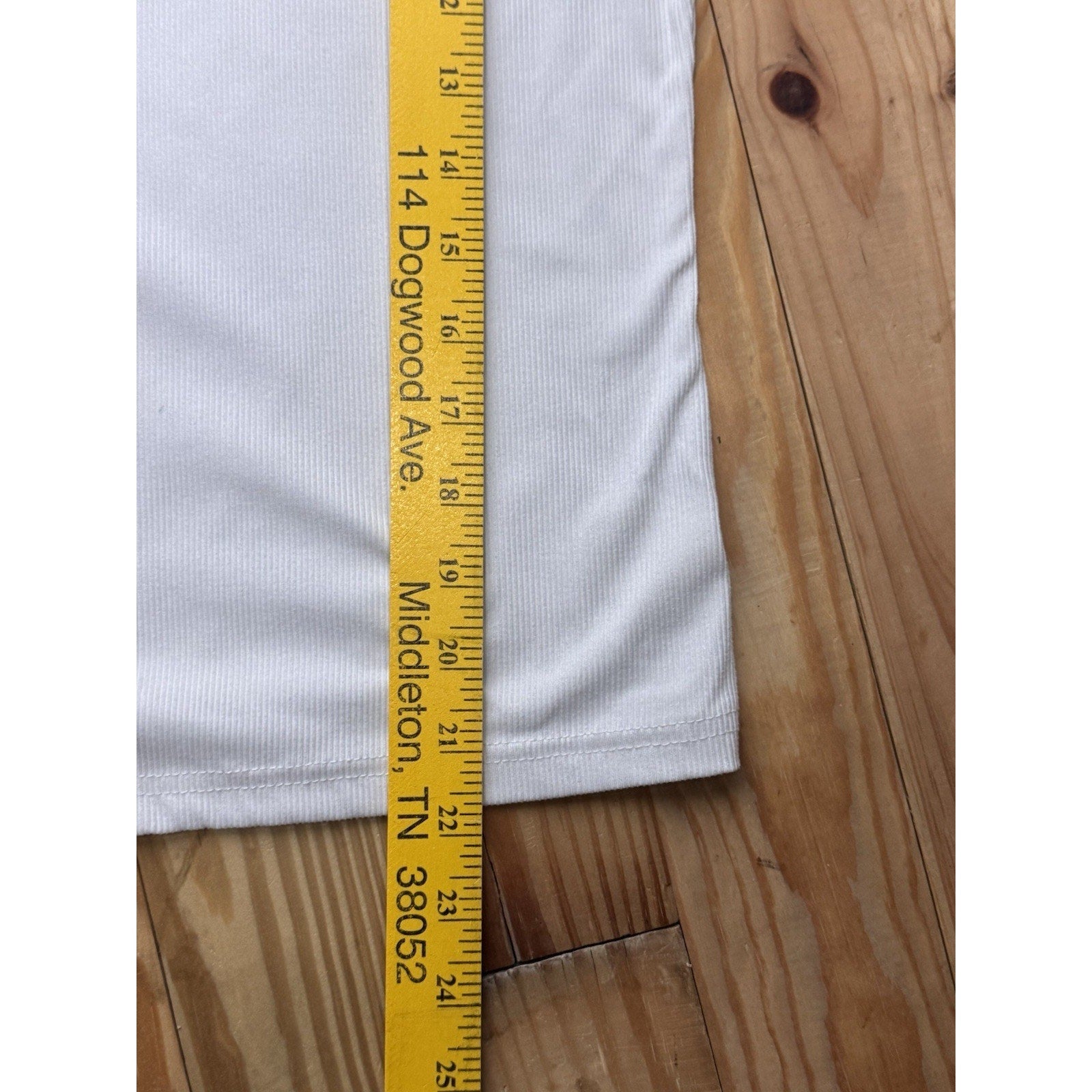 No Comment Feelin Good White Ribbed T-Shirt, Size X-Large Cropped