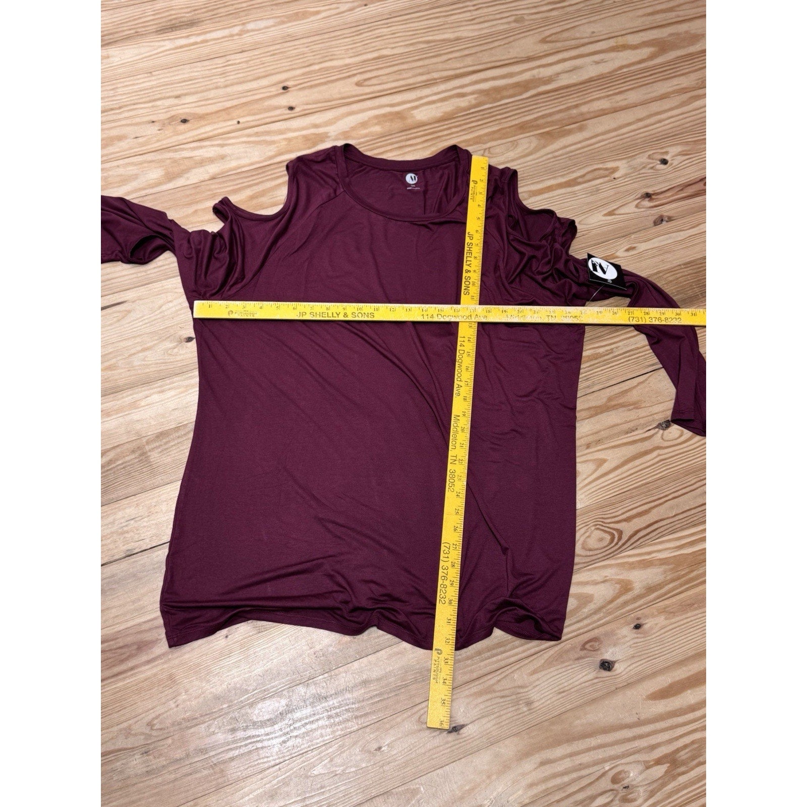 A&I Round Neck 3/4 Peep Hole Sleeve Top Maroon Women’s Size 3X NWT