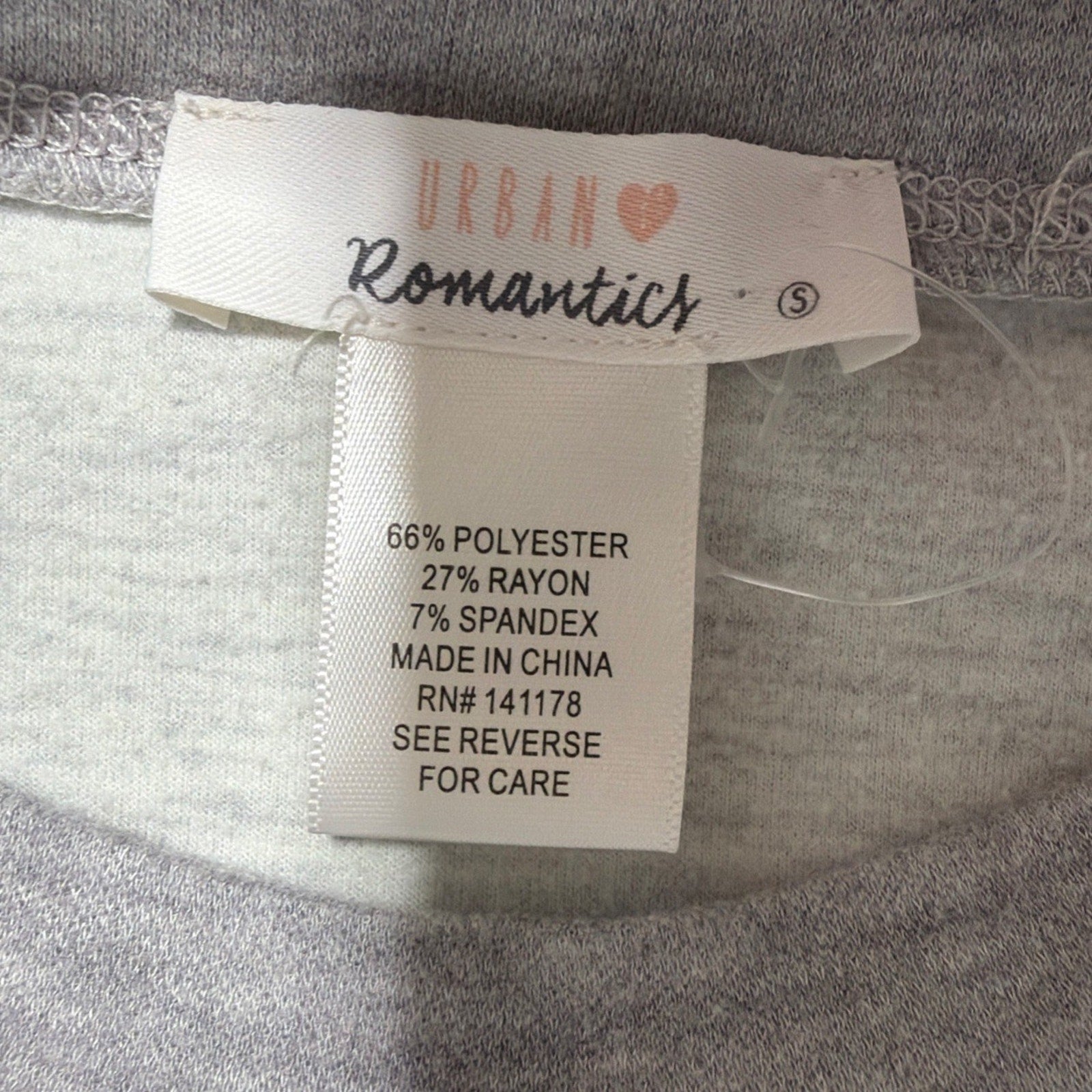 Urban Romantics Top Womens Small Gray Pullover Crew Neck Long Sleeve NWOT