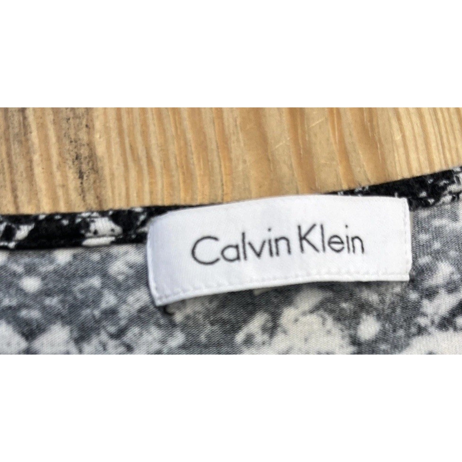 CK Calvin Klein Women Rayon Blend Blouse Top Shirt Crewneck Size Medium