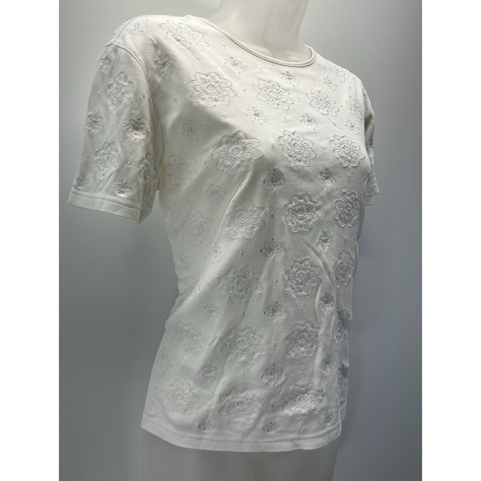 TALBOTS Women's 100%Cotton Short Sleeve Top Embroidered Solid White Size Medium