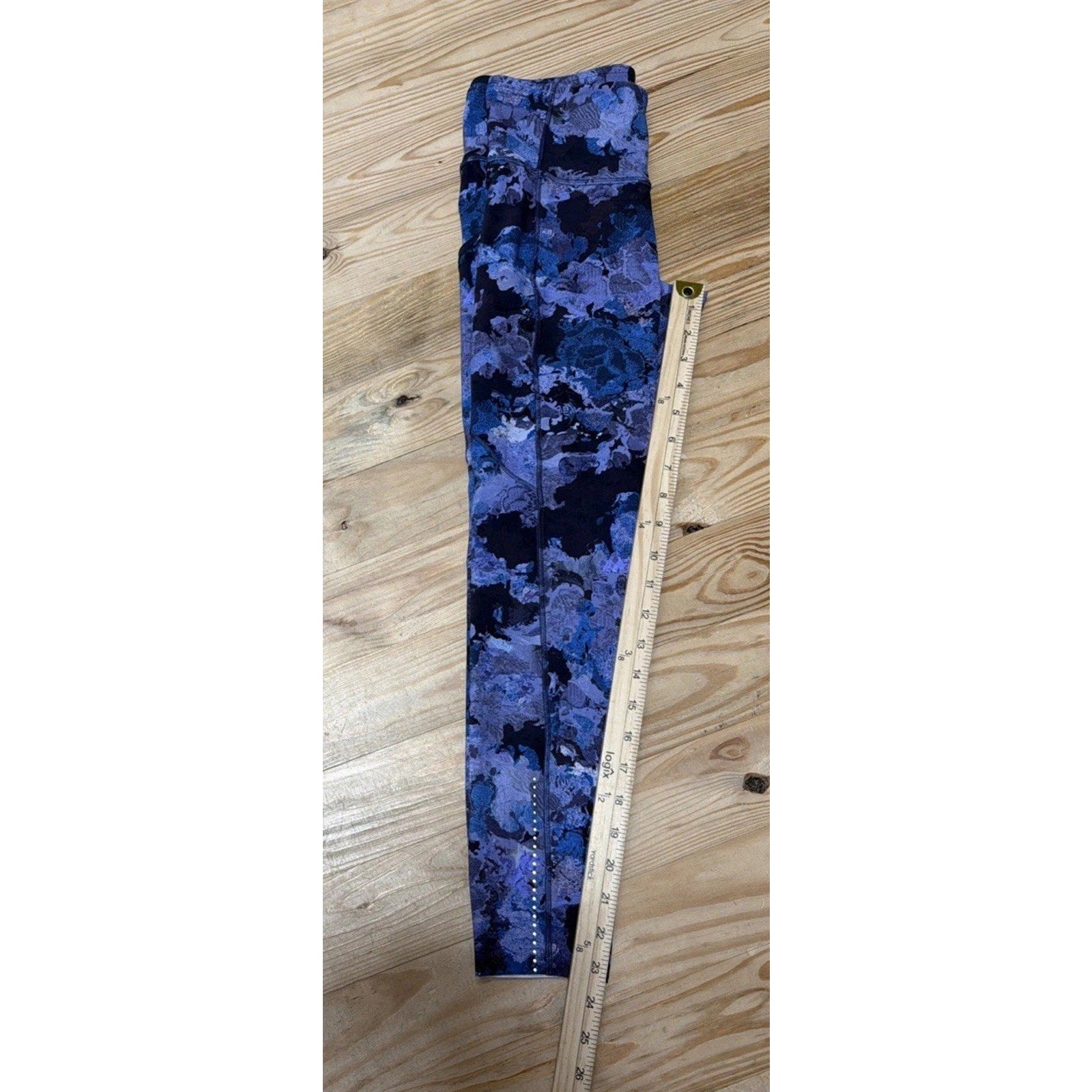 Lululemon Fast Free 7/8 Tight II *Nulux 25" Screen Camo Multi Blue EUC